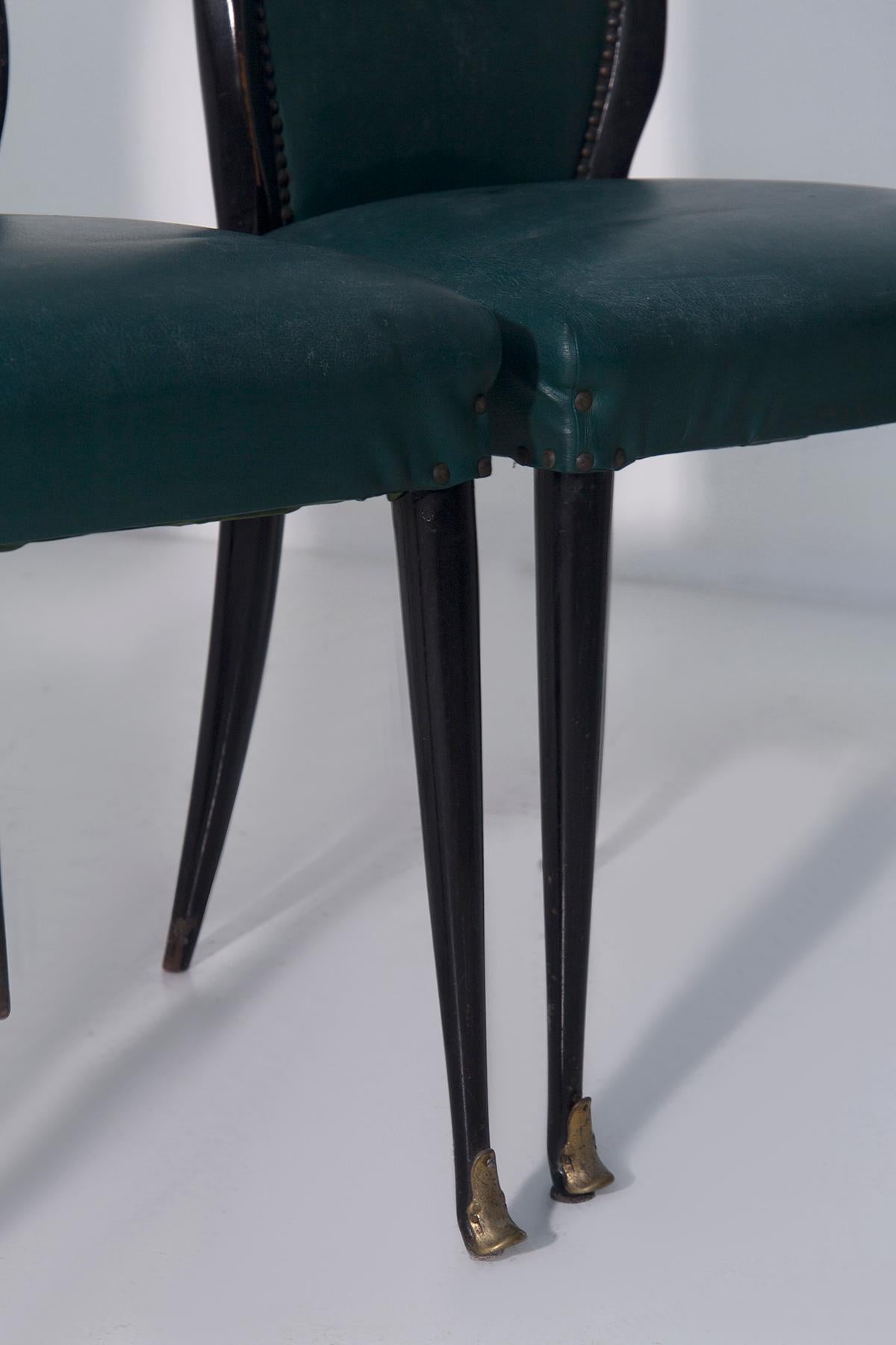 Elegant set of six Italian-made chairs in green leather in vendita 5