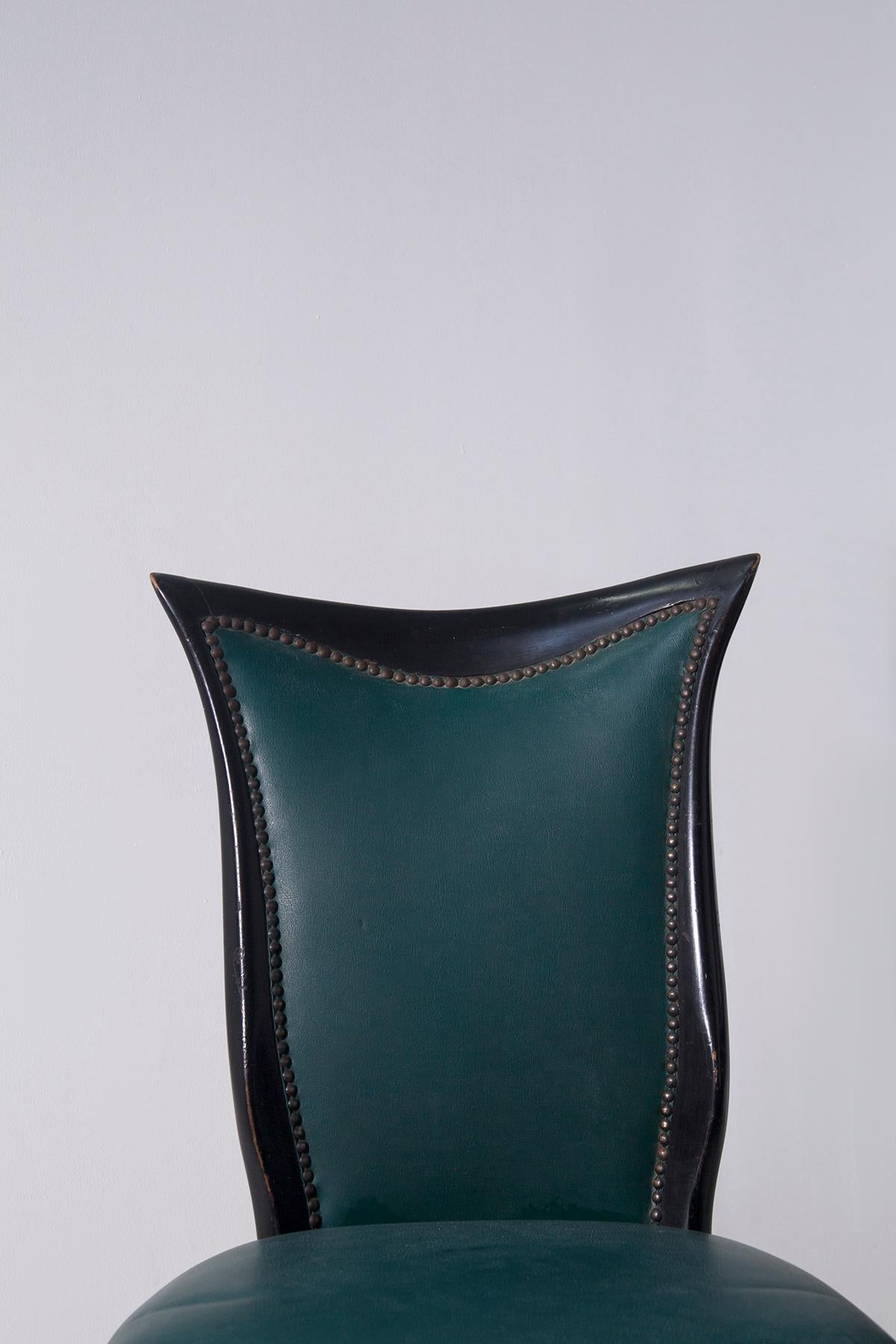 Elegant set of six Italian-made chairs in green leather in vendita 8