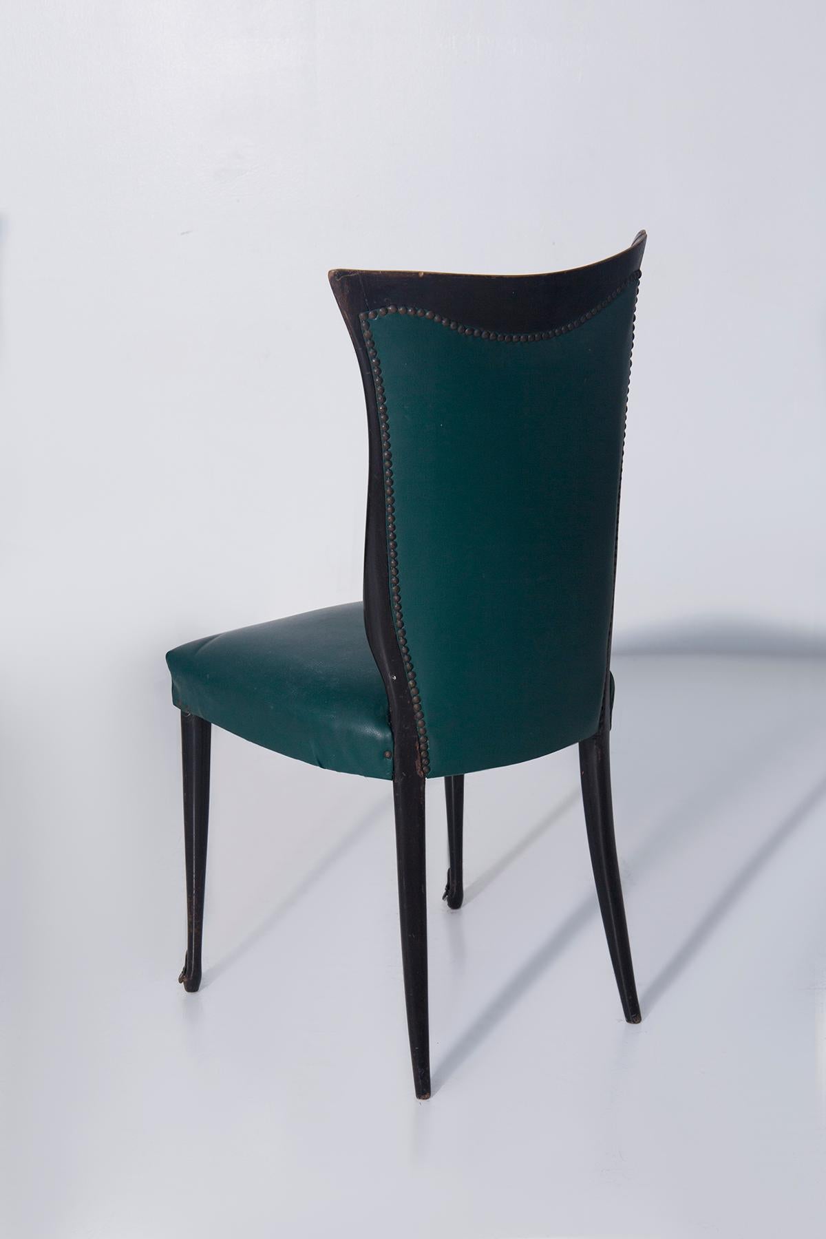 Elegant set of six Italian-made chairs in green leather in vendita 9