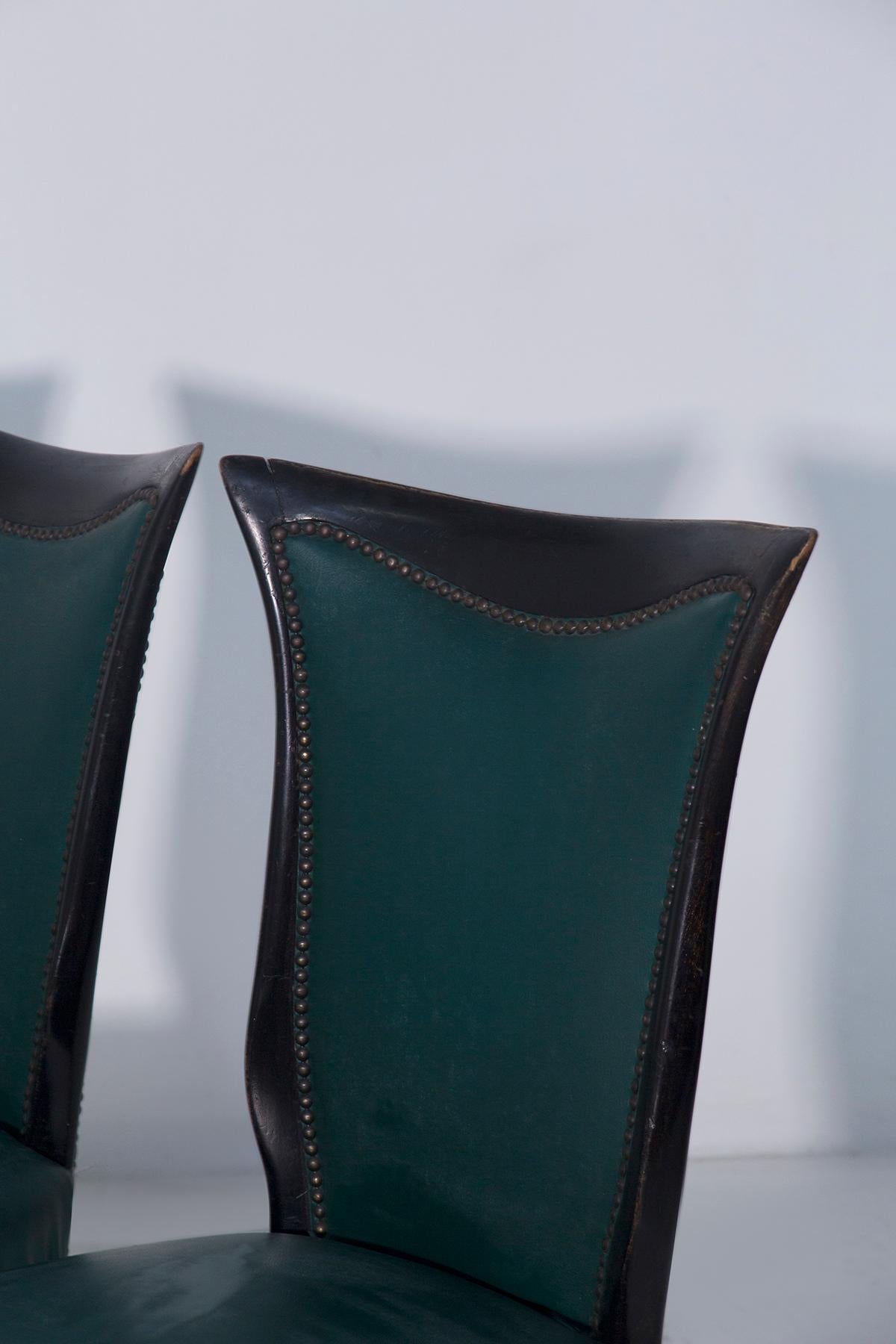 Pelle Elegant set of six Italian-made chairs in green leather in vendita