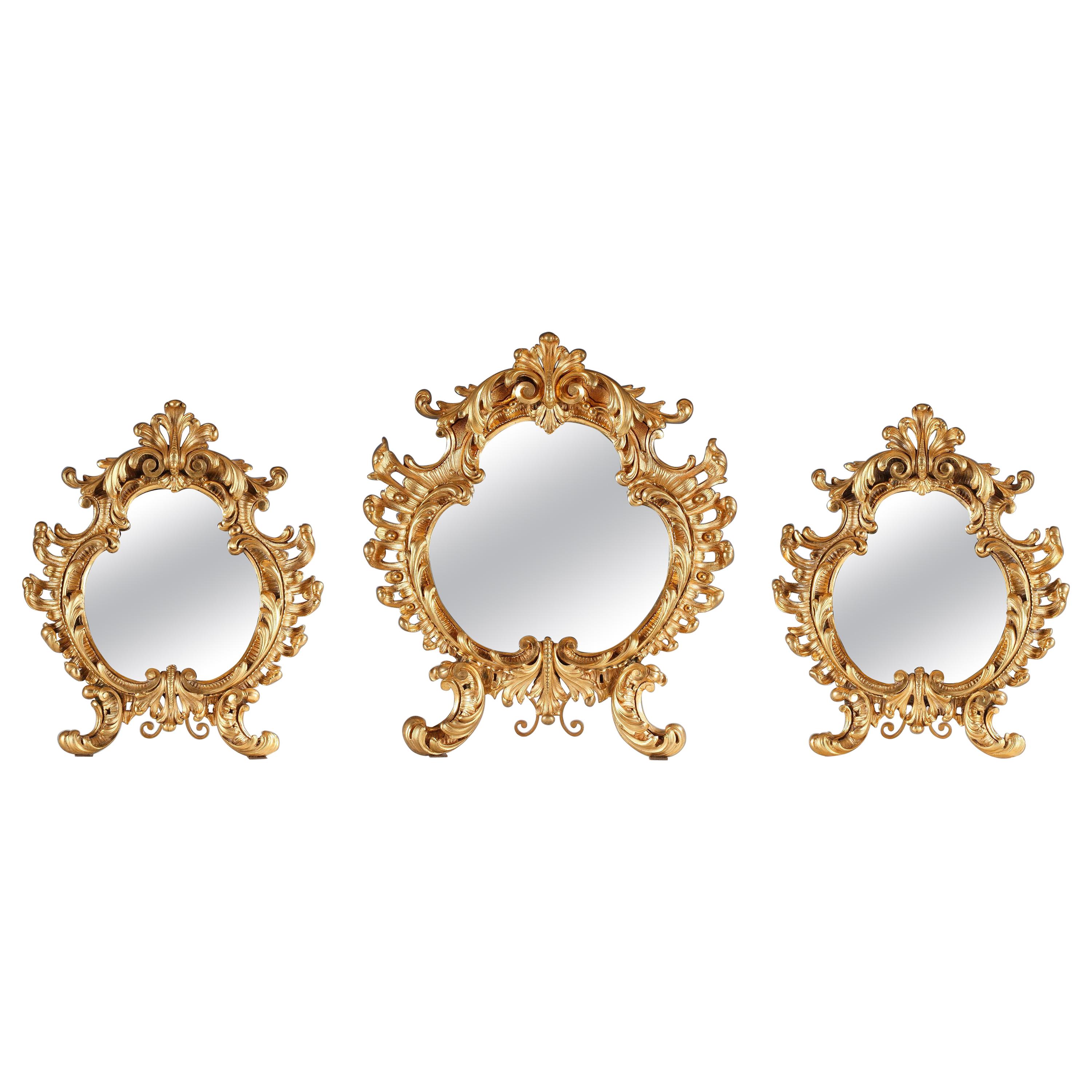 Ensemble élégant de trois miroirs en bronze doré, Italie, 19ème siècle en vente