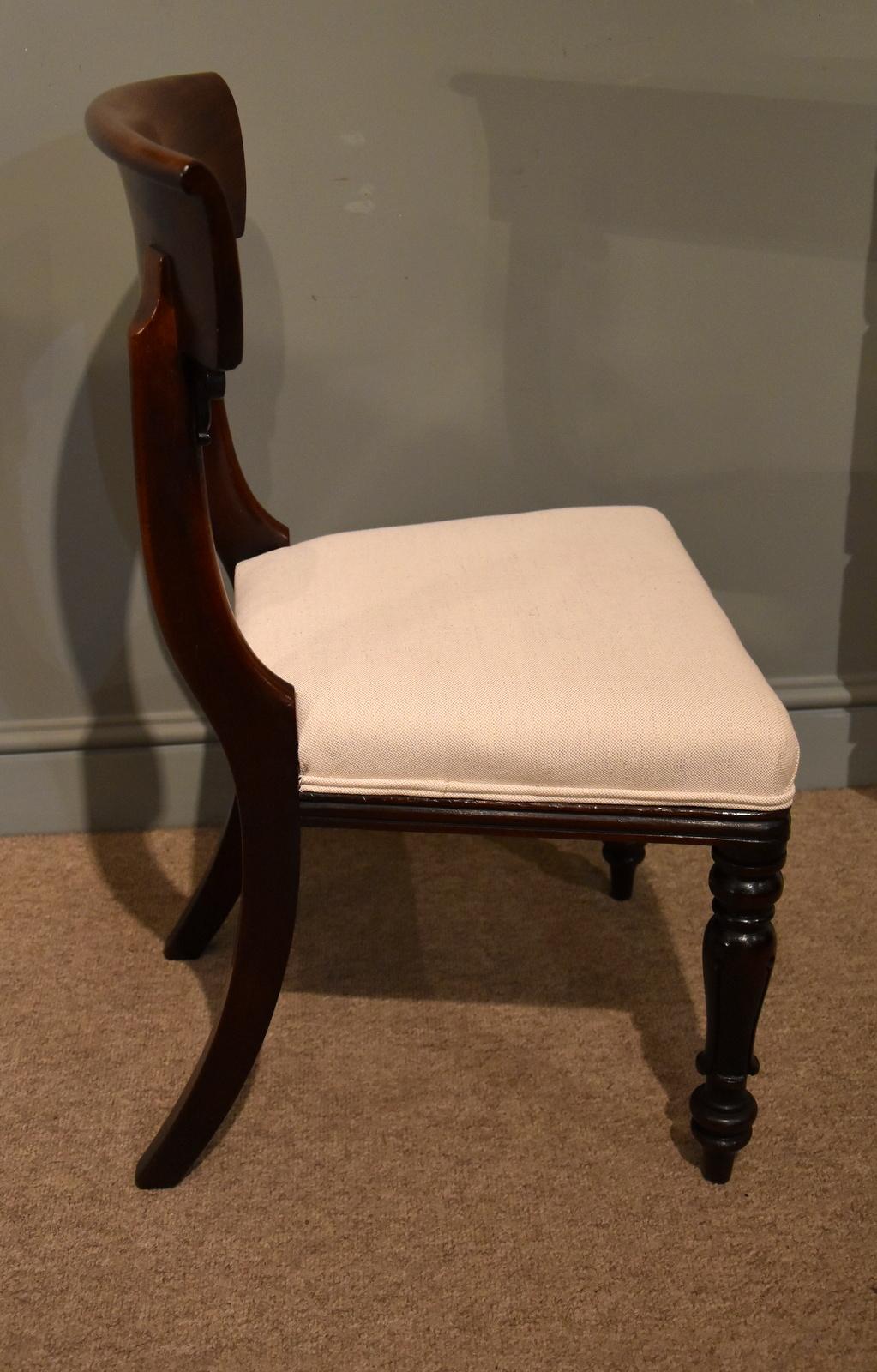 Elegant Set of William IV Mahogany Dining Chairs In Good Condition In Wiltshire, GB