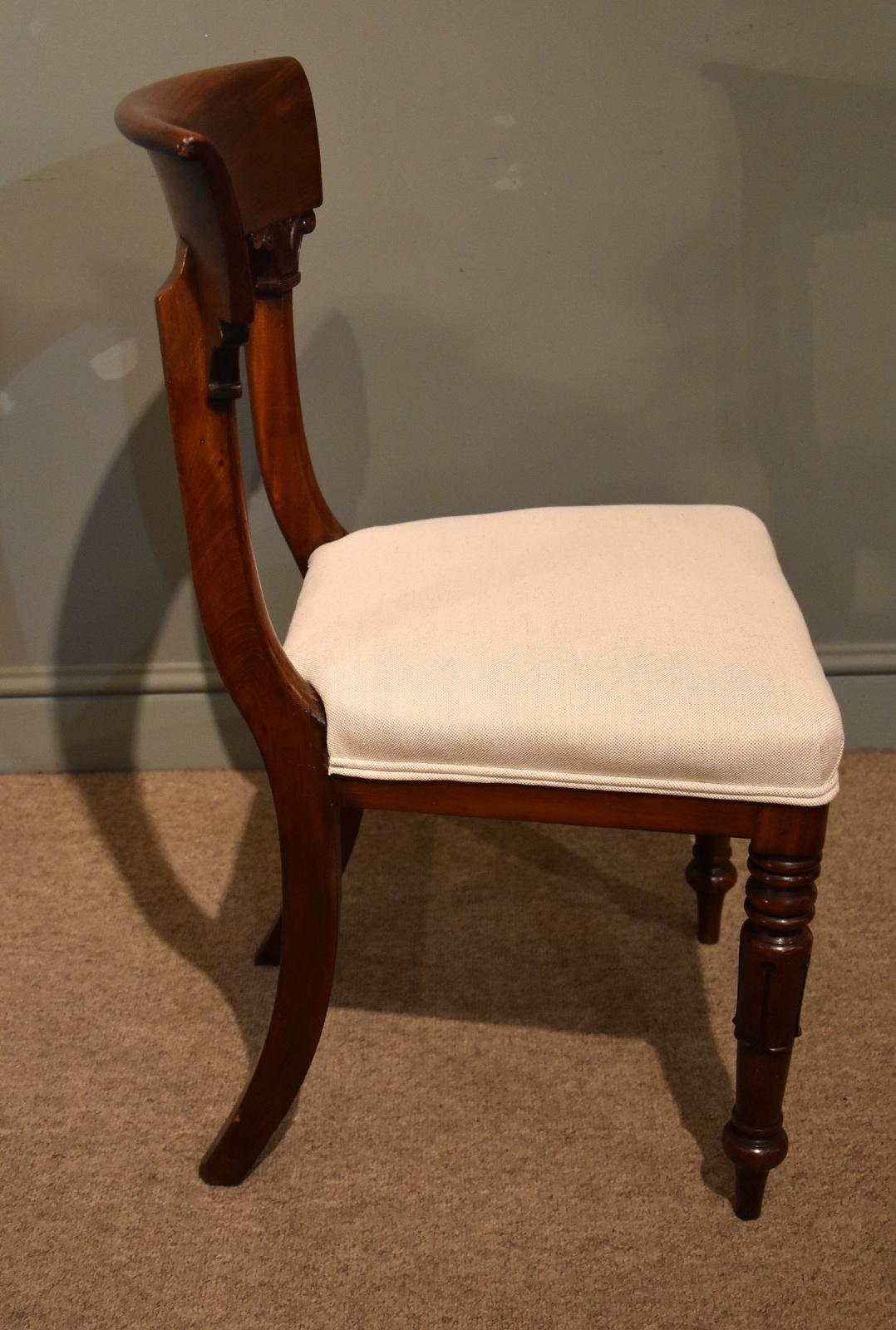 Elegant Set of William IV Mahogany Dining Chairs 3