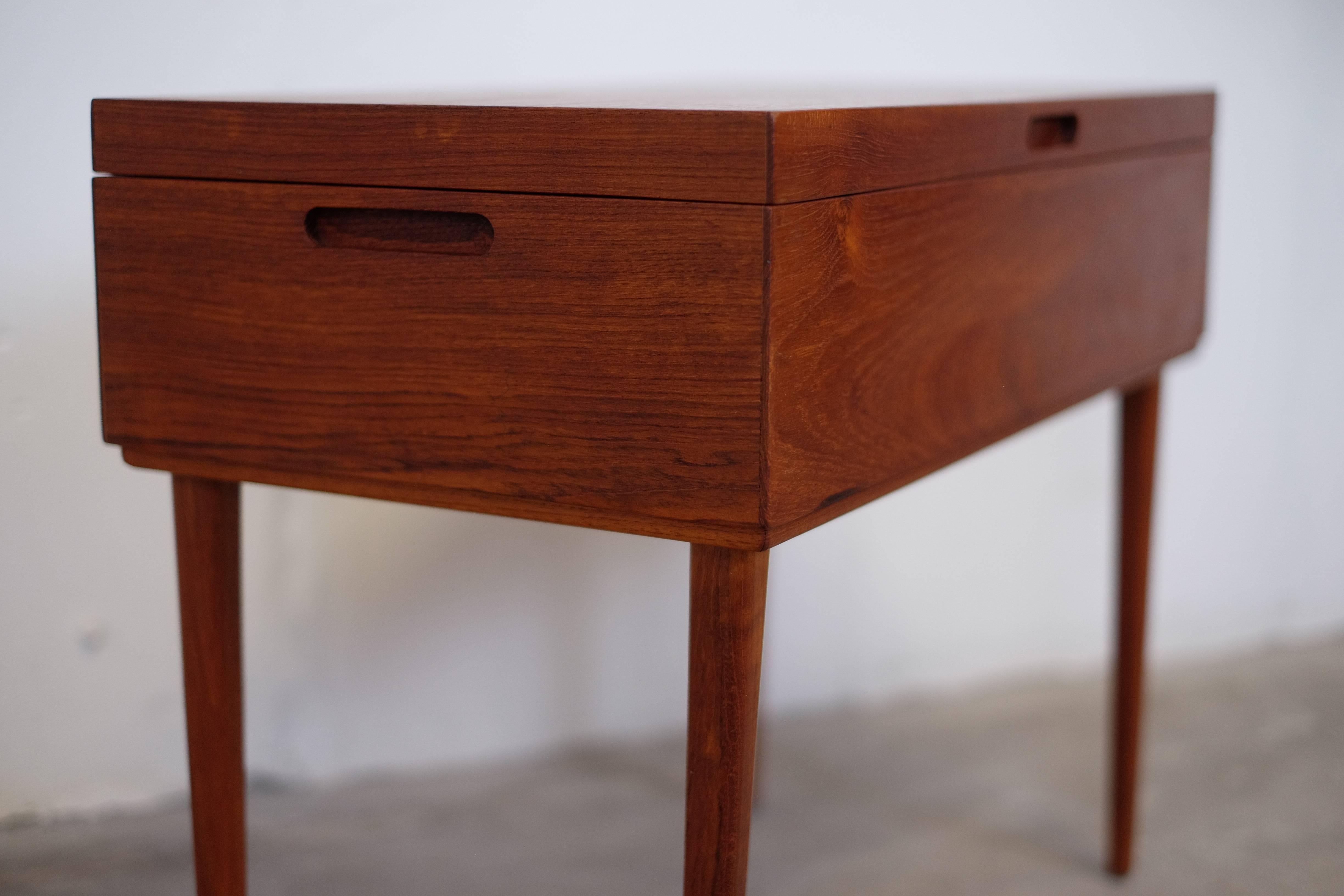 Elegant Sewing Table in Teak, Danish Design 5