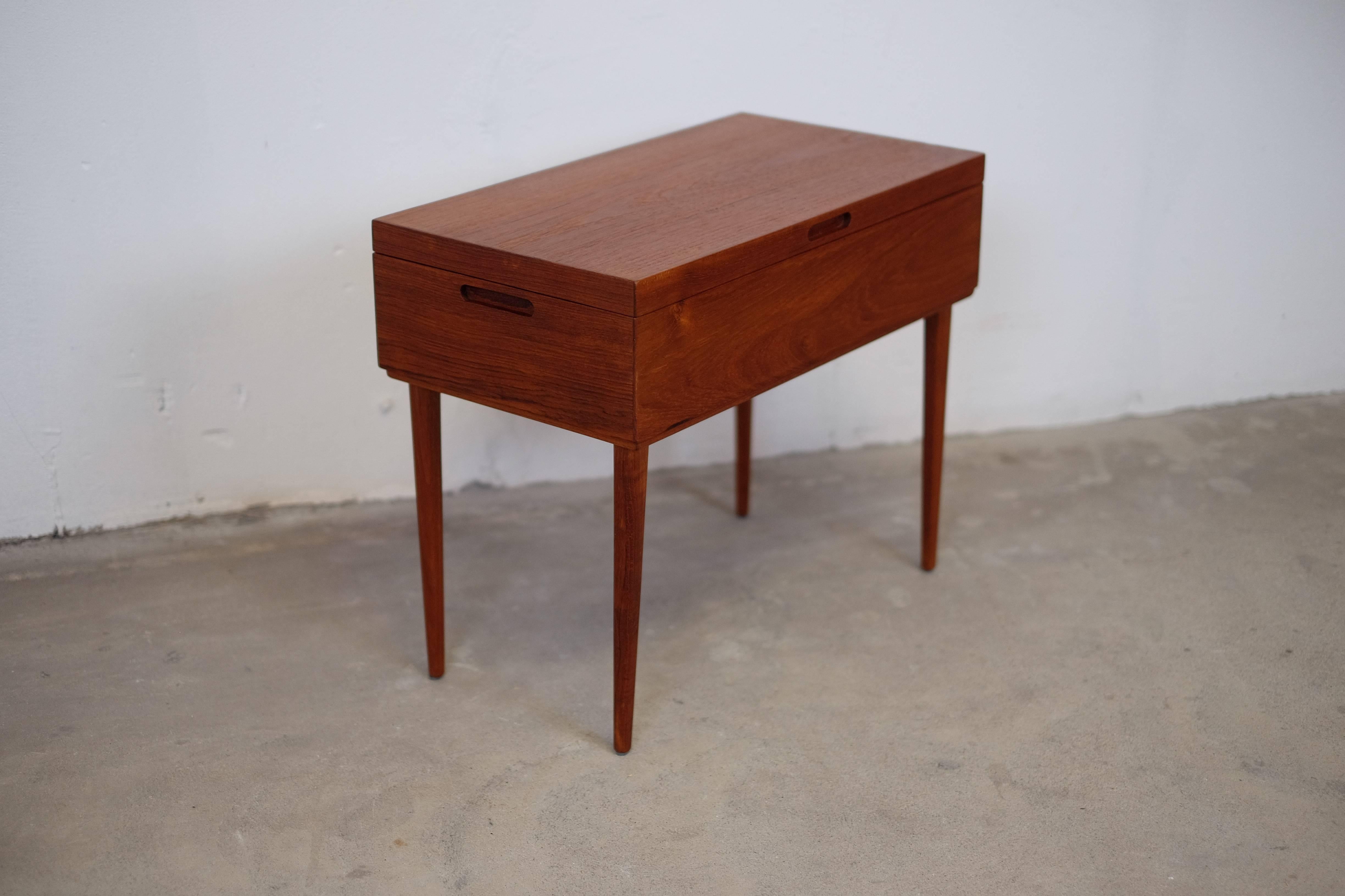 Mid-20th Century Elegant Sewing Table in Teak, Danish Design