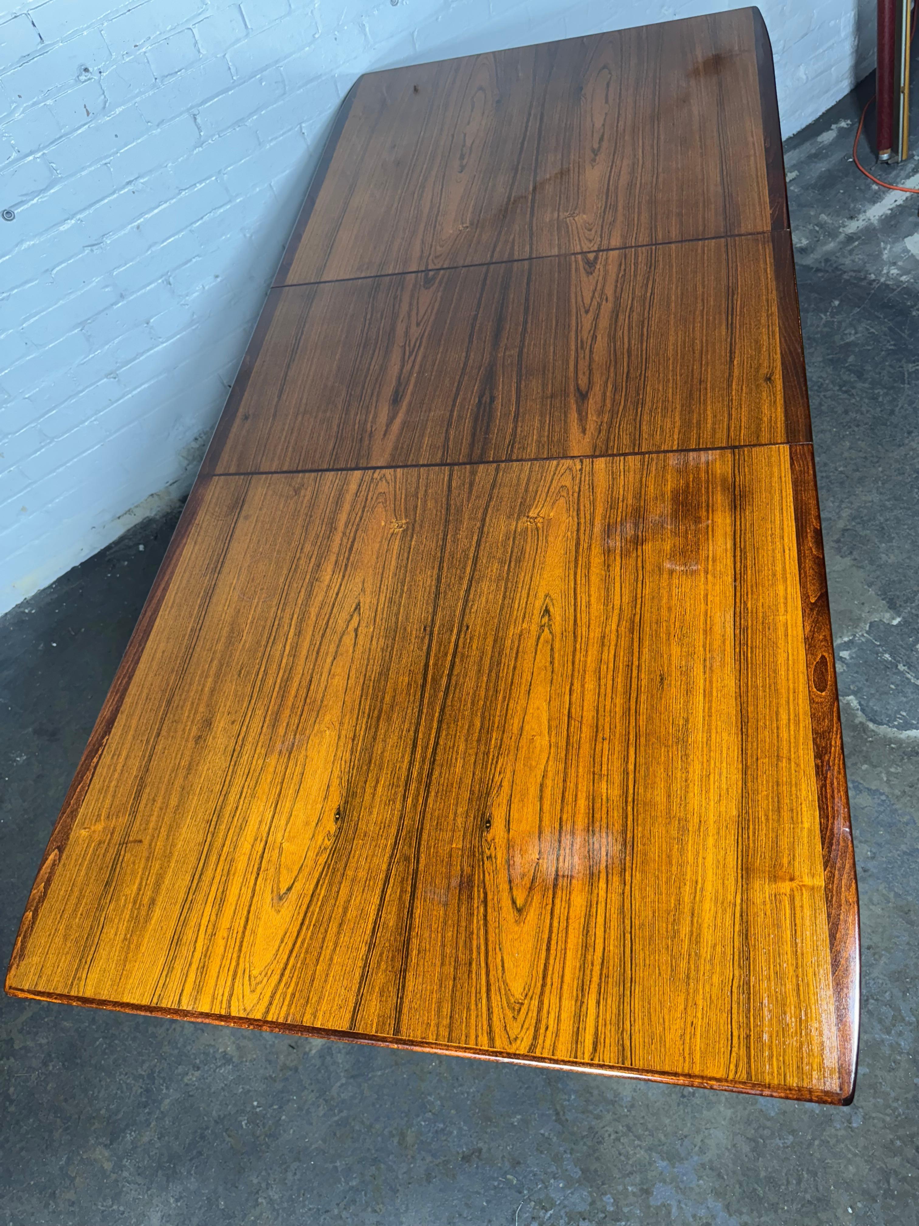 Table de salle à manger Elegant / Sexy Rosewood de Svante Skogh pour Seffle / Suède en vente 4