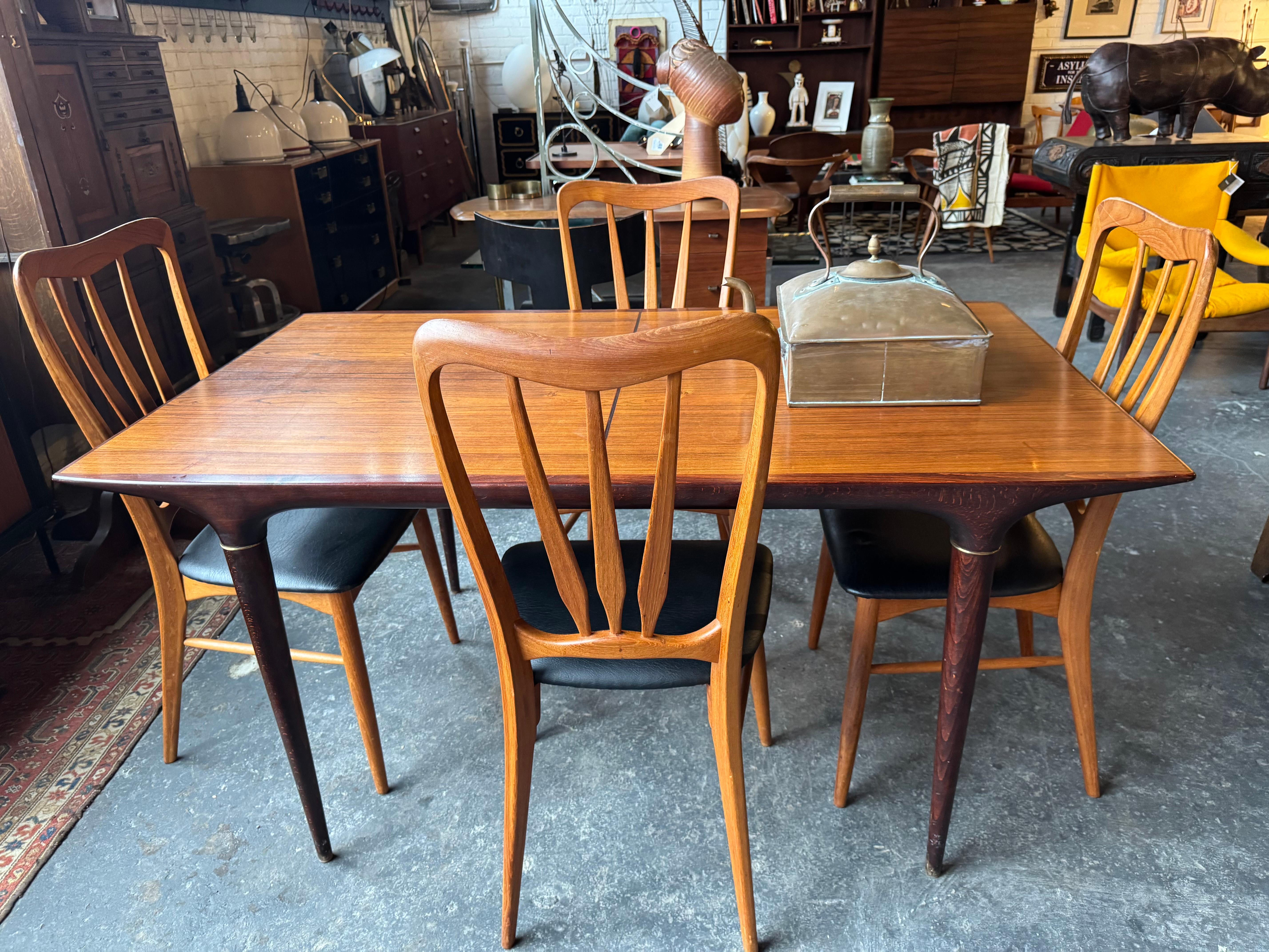 Scandinave moderne Table de salle à manger Elegant / Sexy Rosewood de Svante Skogh pour Seffle / Suède en vente