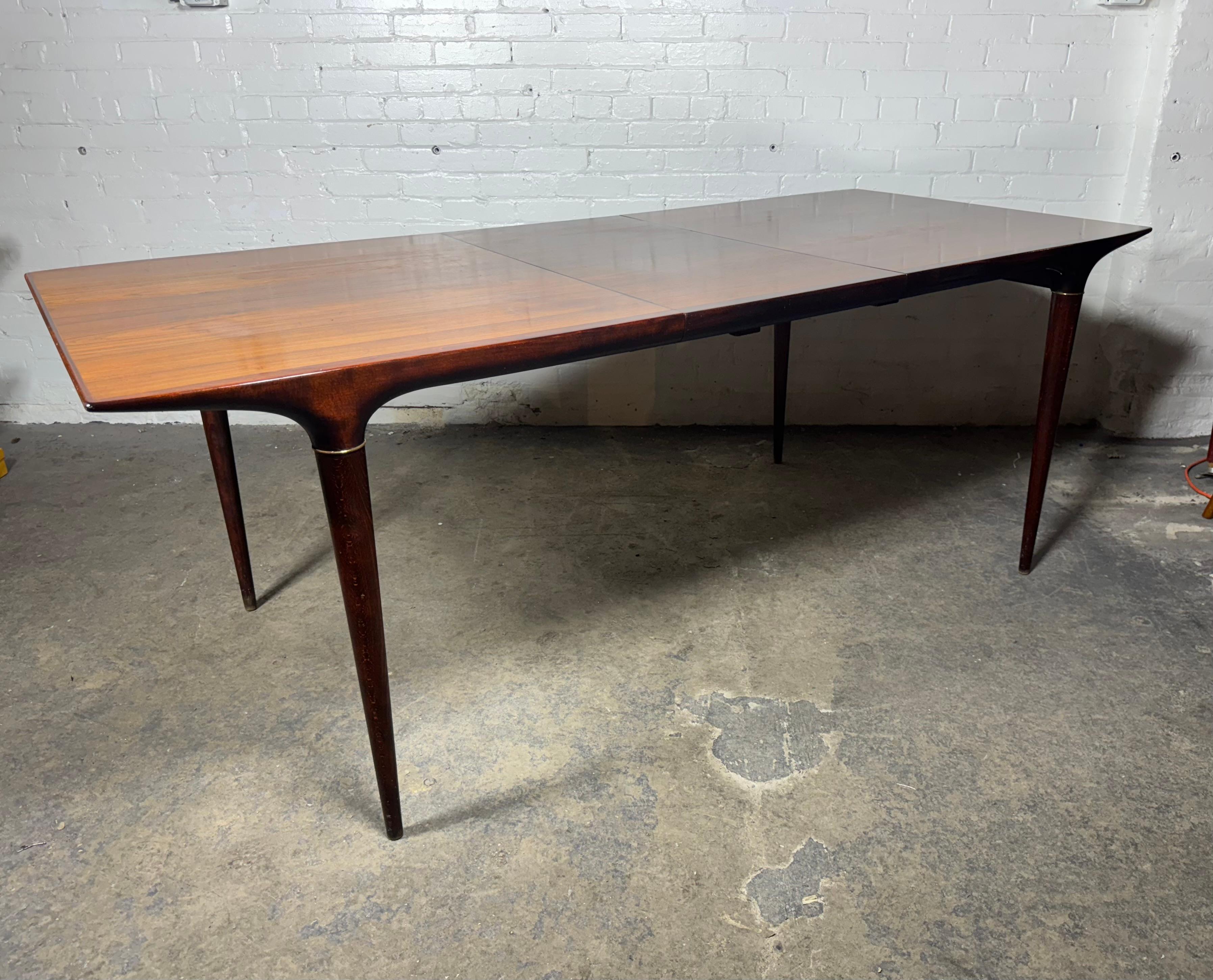 Suédois Table de salle à manger Elegant / Sexy Rosewood de Svante Skogh pour Seffle / Suède en vente
