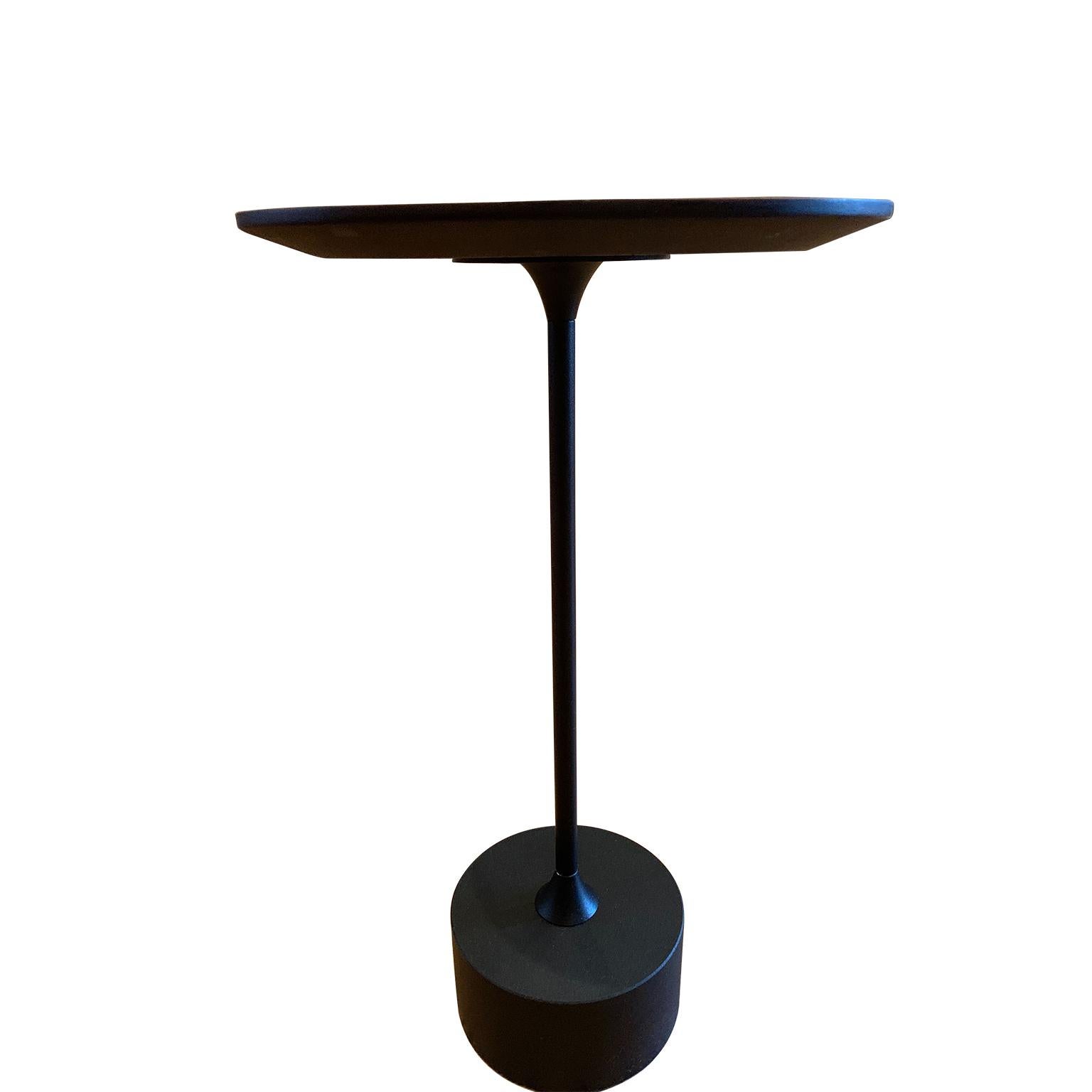 British Elegant Side Table by Jader Almeida
