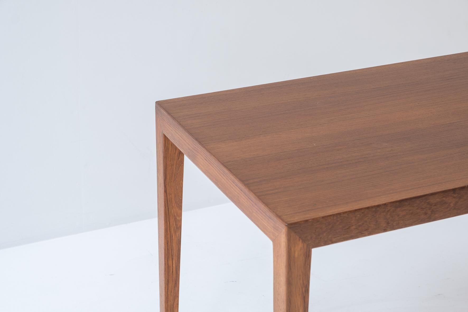 Elegant side table by Severin Hansen for Haslev Møbelfabrik, Denmark 1950’s. 1
