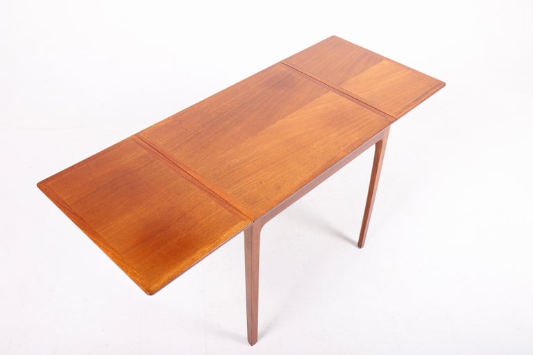 Mid-20th Century Elegant Side Table in Mahogany by Ole Wanscher, 1950s For Sale