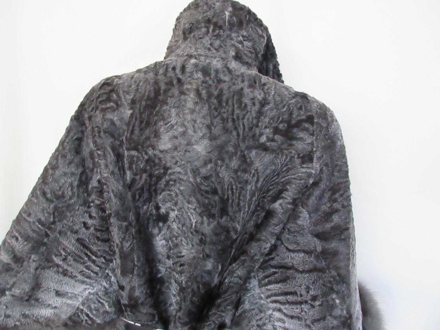 Elegant Silver Grey Persian Lamb Fur Cape Coat with Fox Fur For Sale 1