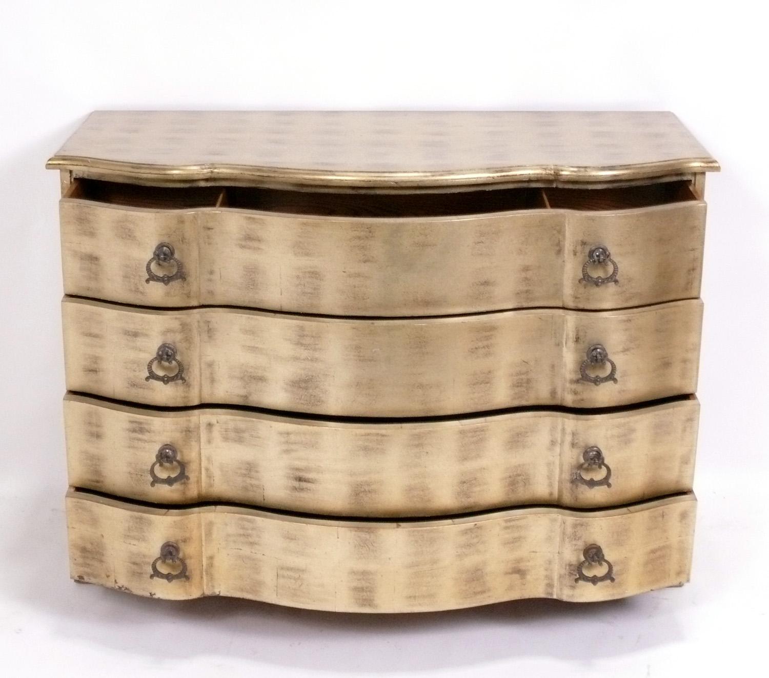 Elegantes Cómodas de Hoja de Plata - Pareja Disponible Regencia de Hollywood en venta