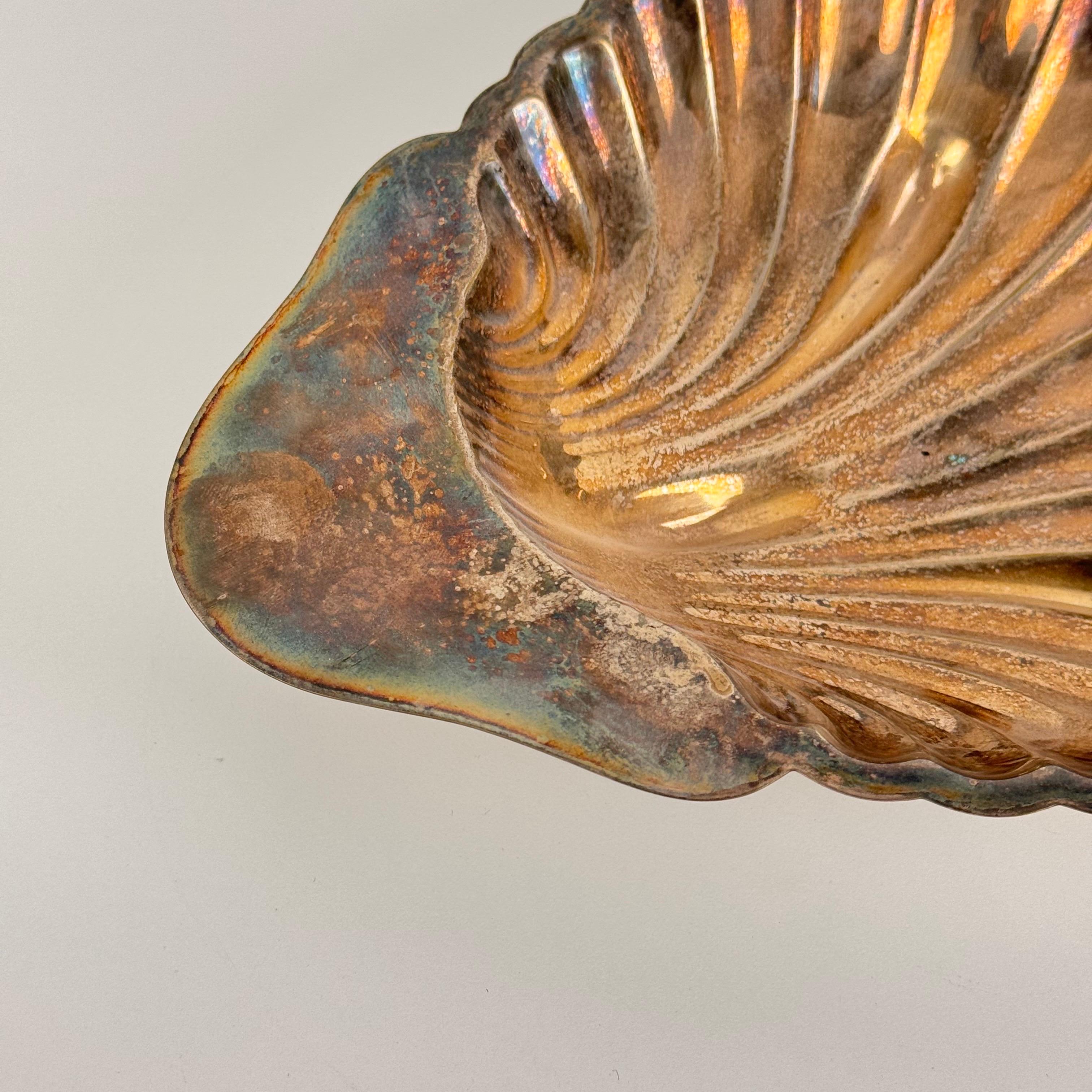 Elegante centro de mesa/bandeja de concha plateada de Fleuron-Christofle Francia, años 50 Francés en venta