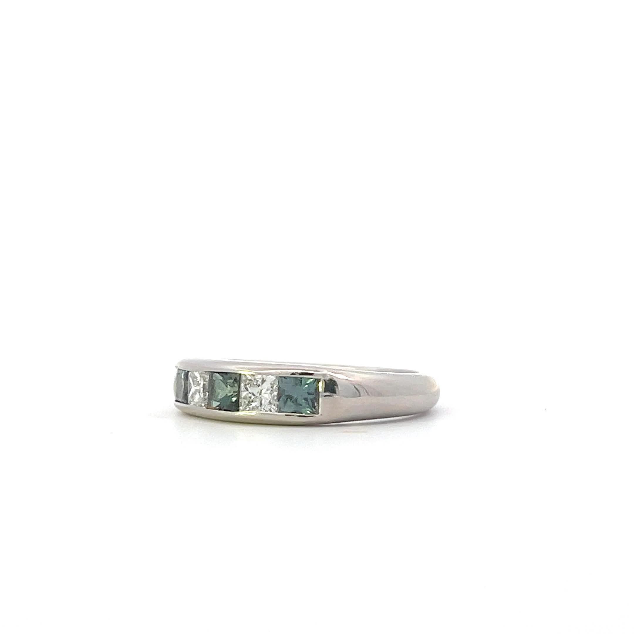 Elegant Silver Ring with Gemstones In New Condition For Sale In Great Neck Plaza, NY