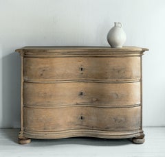 Elegant Simple Northern 18th Century Baroque Commode Galbée in Bleached Oak