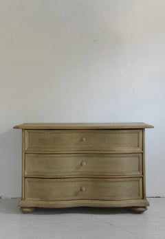 Elegant Simple Northern 18th Century Baroque Commode Galbée in Bleached Oak
