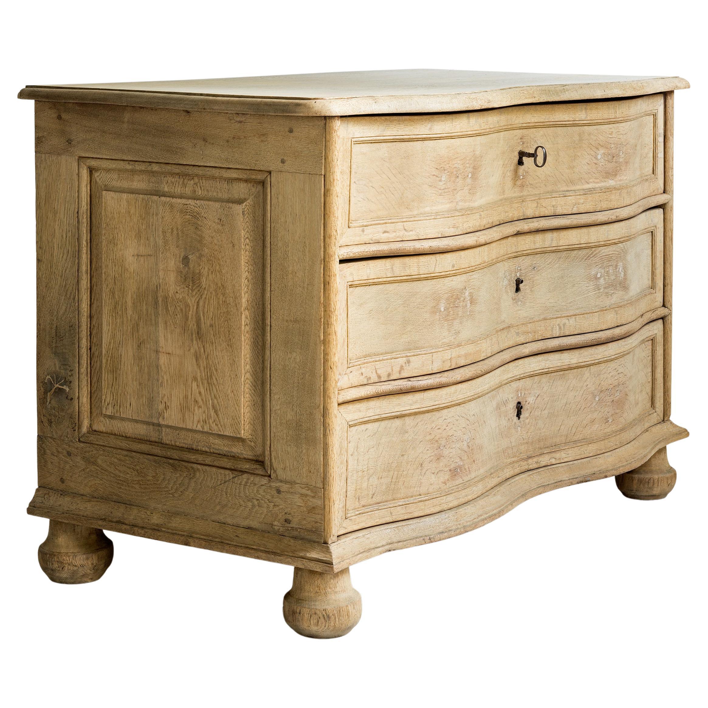 Elegant Simple Northern 18th Century Baroque Commode Galbée in Bleached Oak