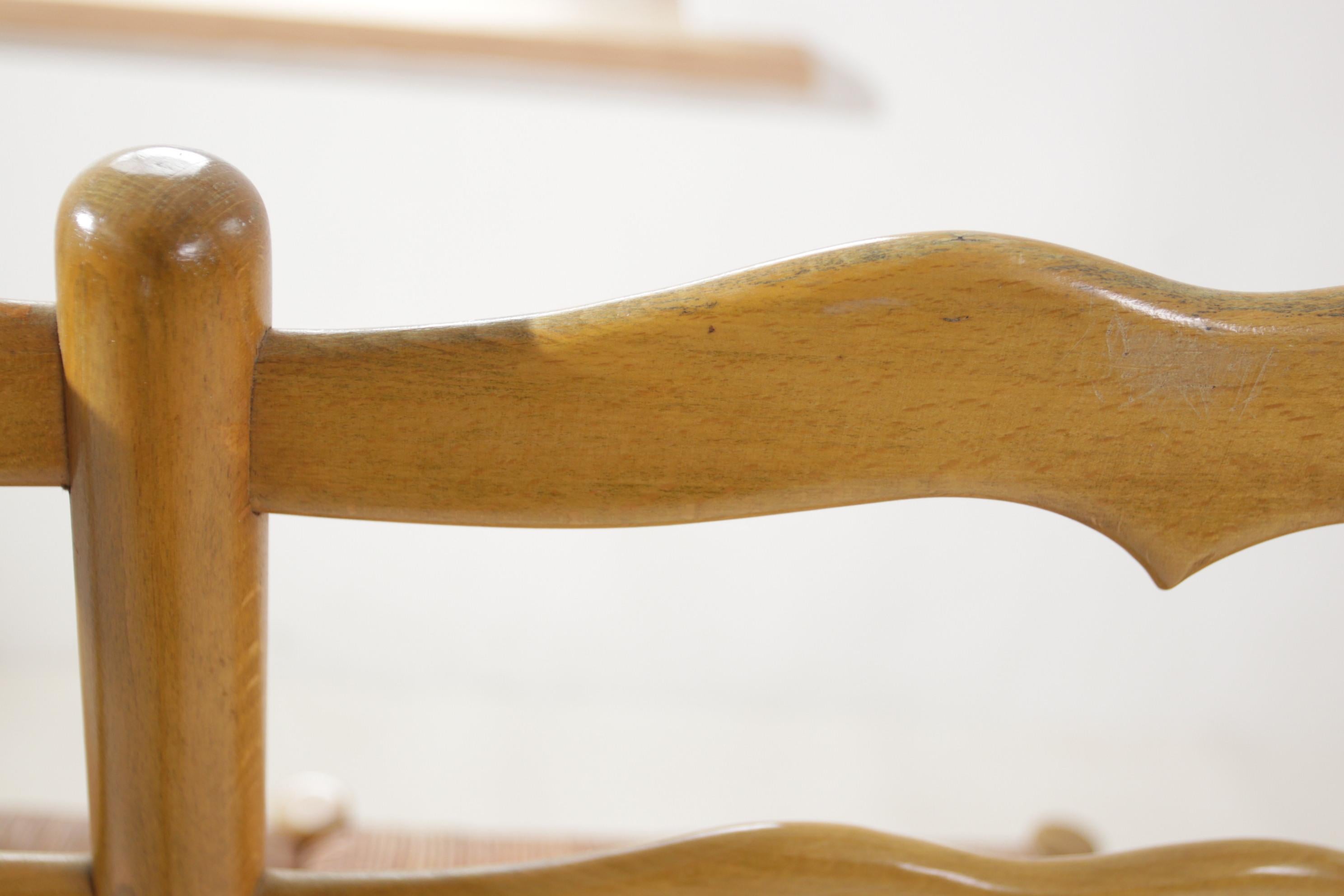 Eleganza e semplicità: Panchina a tre posti in legno di faggio di metà secolo  Giunco intrecciato a mano in vendita 4
