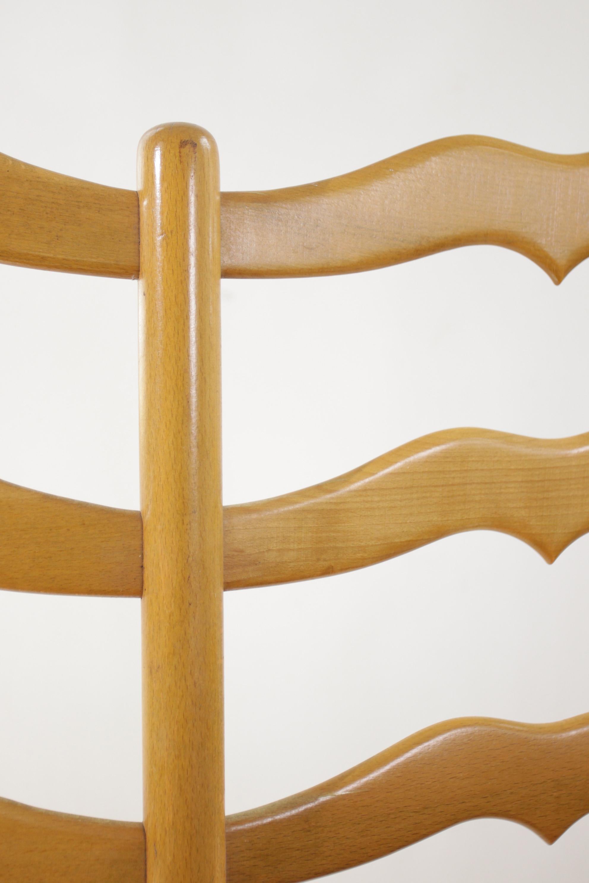Mid-Century moderno Eleganza e semplicità: Panchina a tre posti in legno di faggio di metà secolo  Giunco intrecciato a mano in vendita