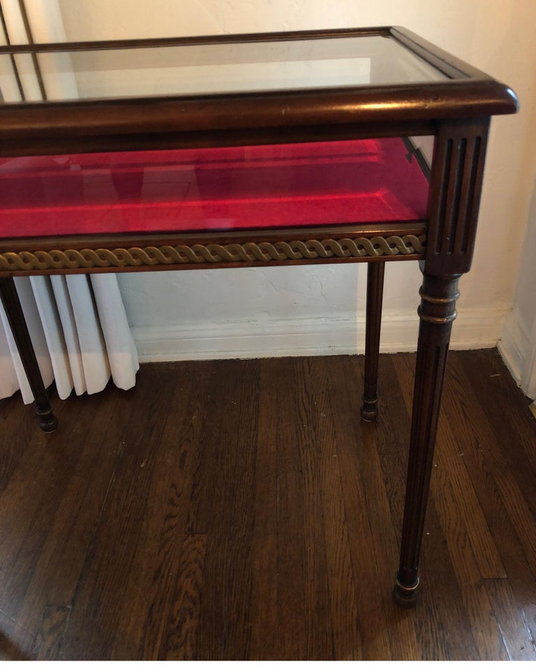 Elegant Signed Althorp by Theodore Alexander Display Case Table at 1stDibs