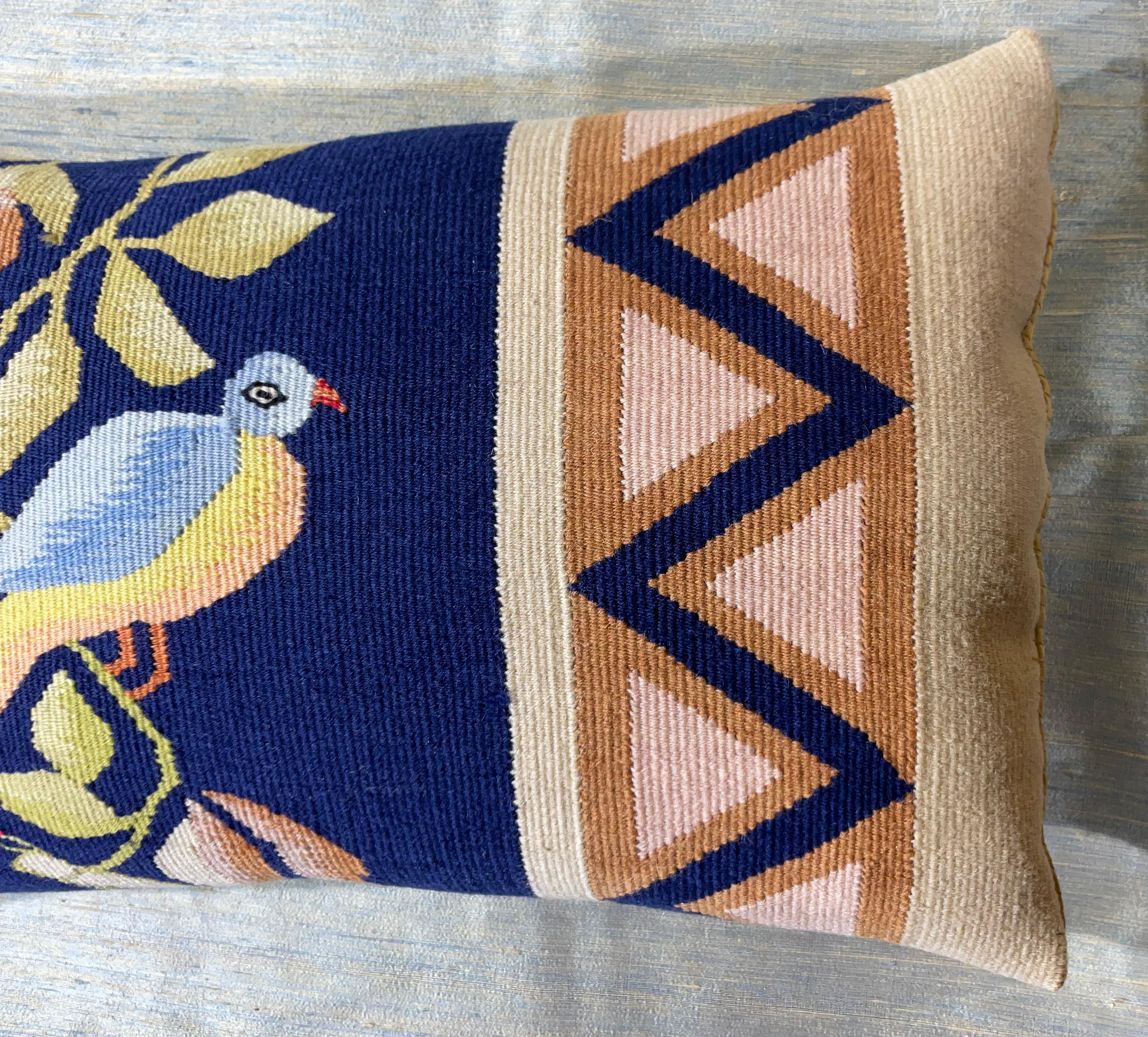 Elegant Single Decorative Hand Woven Pillow In Good Condition For Sale In Delray Beach, FL