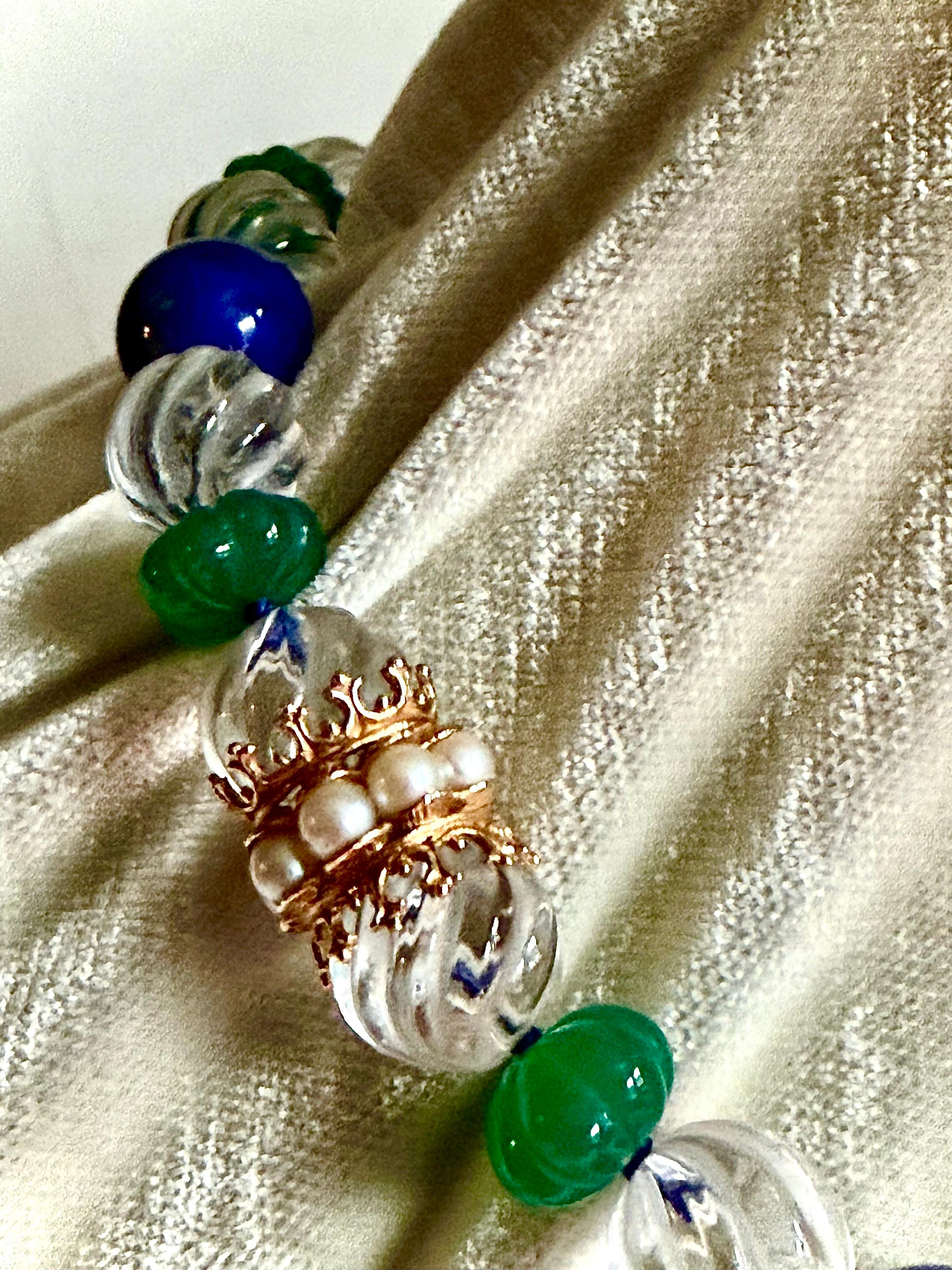 Eleganter Einzelstrang aus Bergkristall, Lapislazuli, grünem Onyx, Gold und Perle n (Retro) im Angebot