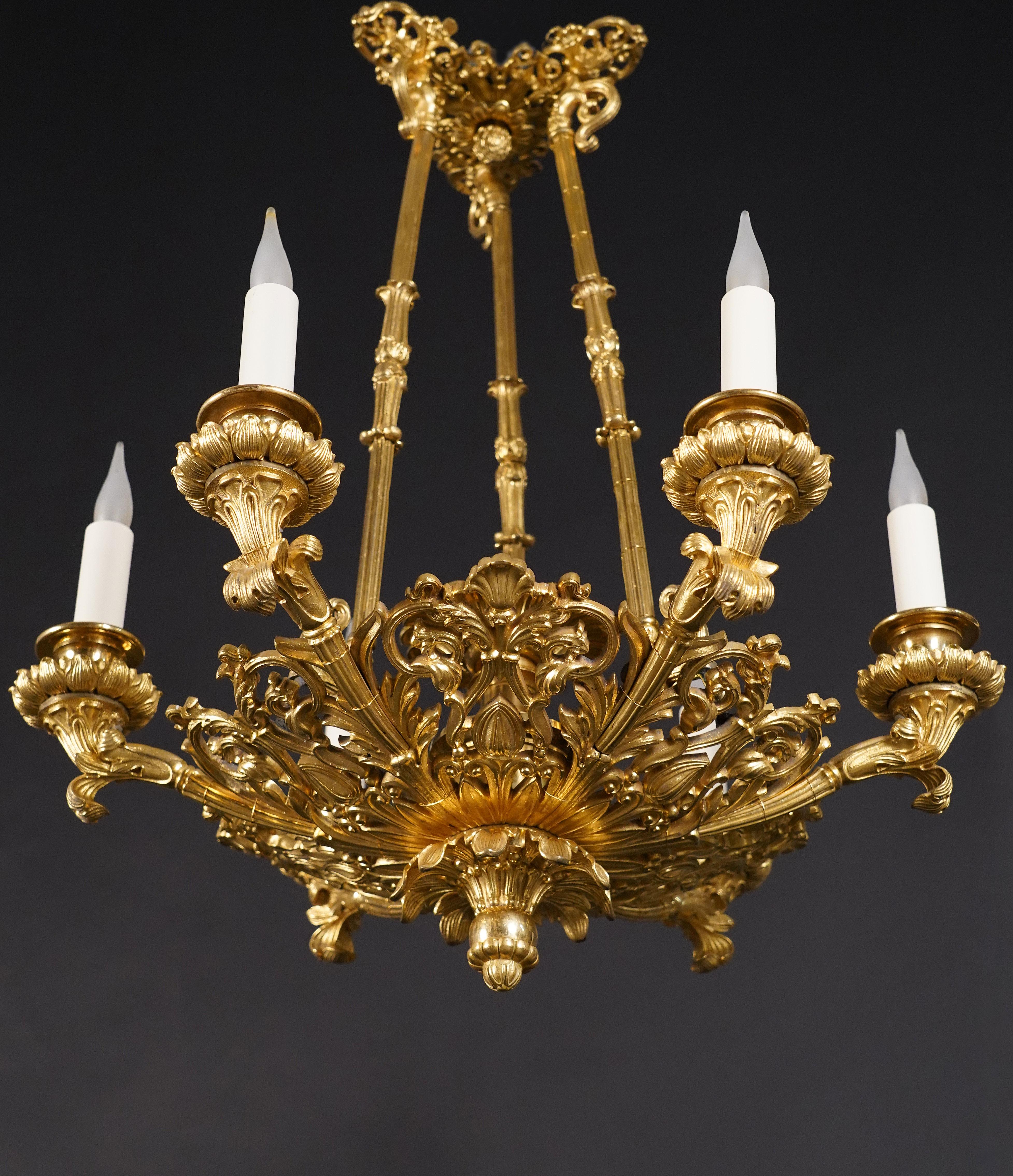 Elegant Six Light Chandelier, France, Circa 1830 In Good Condition For Sale In PARIS, FR