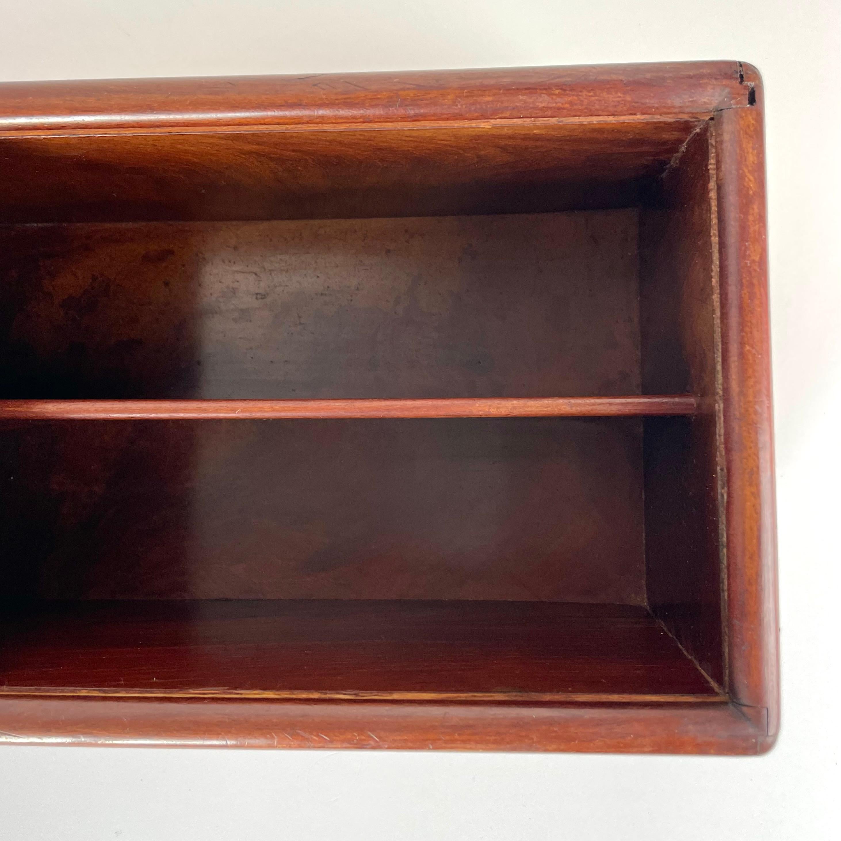 Elegant Sliding-Lid Box in mahogany for candles or cutlery. Empire, 1820s For Sale 8