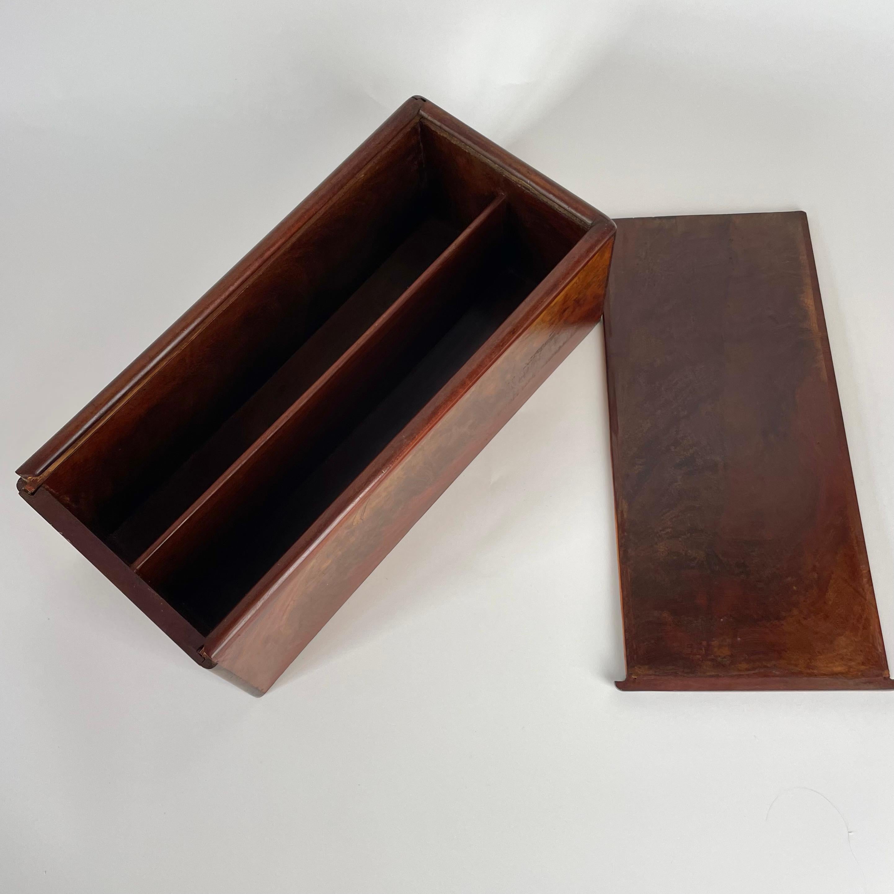 Elegant Sliding-Lid Box in mahogany for candles or cutlery. Empire, 1820s For Sale 2