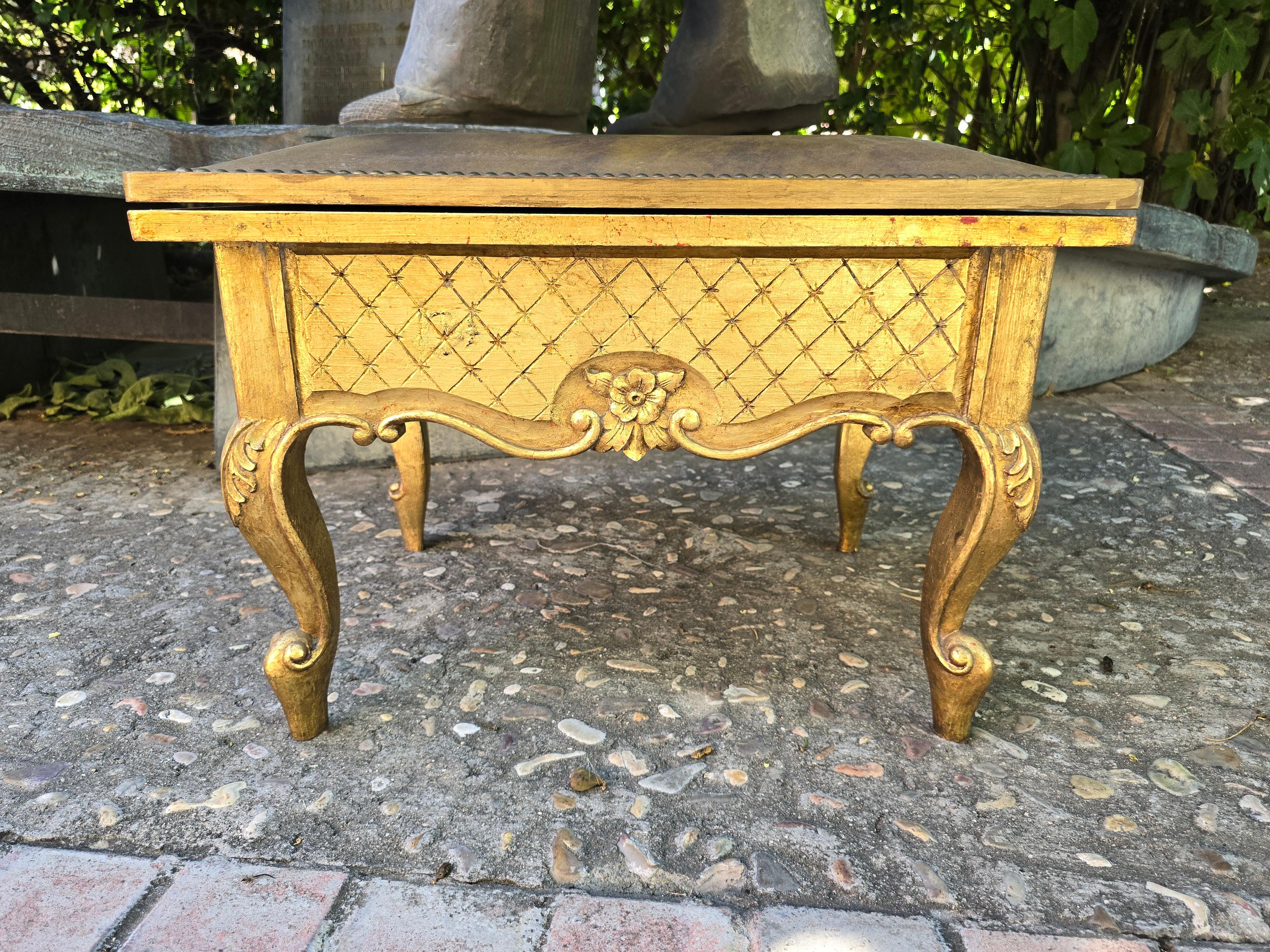 Inizio XX secolo Eleg Small 1920 Bench in vendita