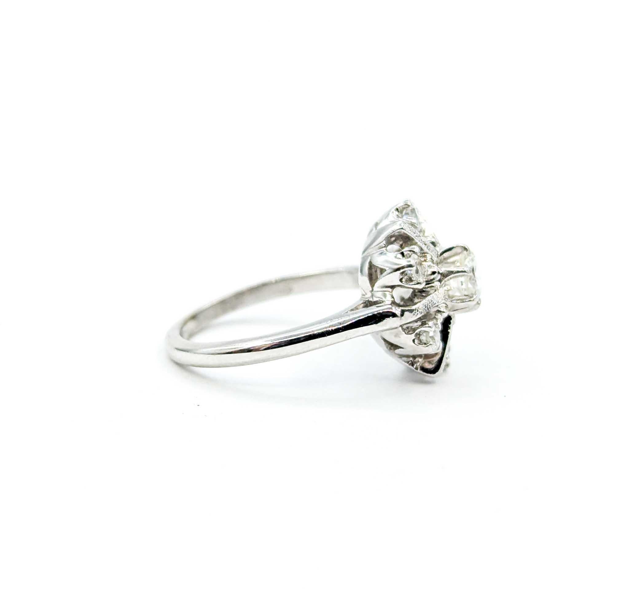 Elegante Anillo de Diamantes Copo de Nieve en Oro Blanco de 14k en venta 1