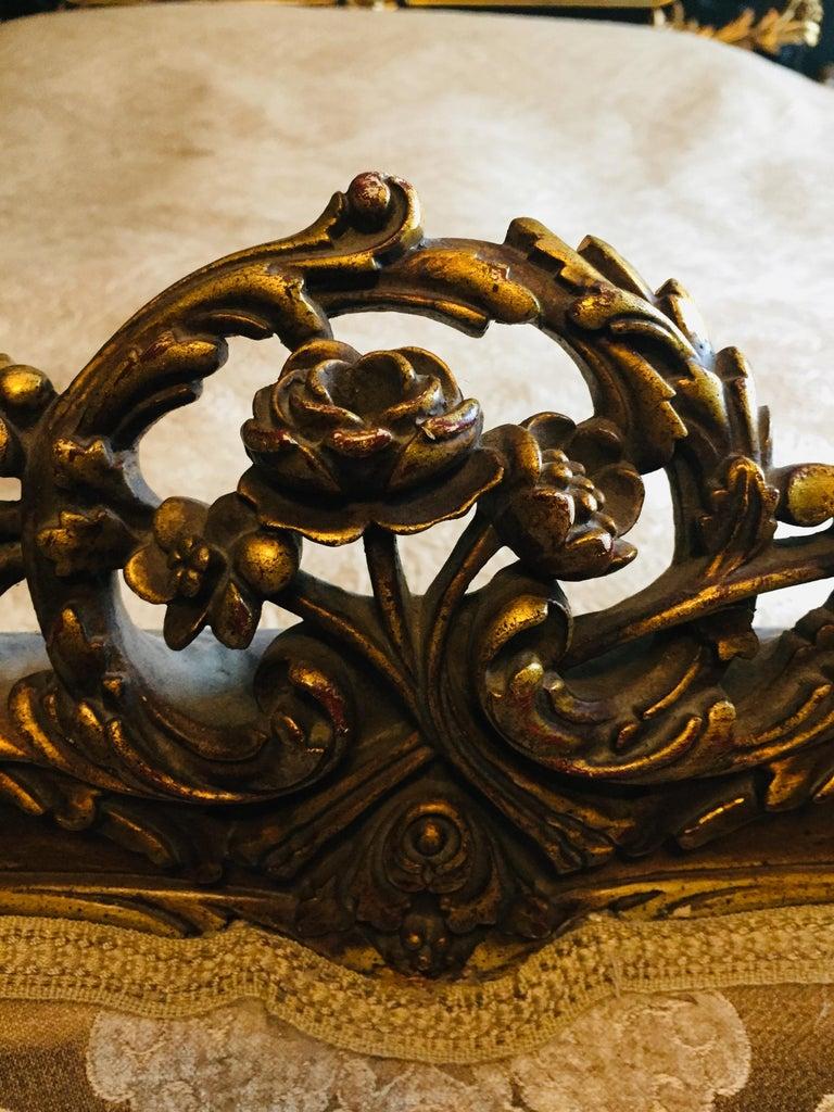 Elégant Canapé Canapé en hêtre sculpté à la main Style Louis XV antique en vente 4