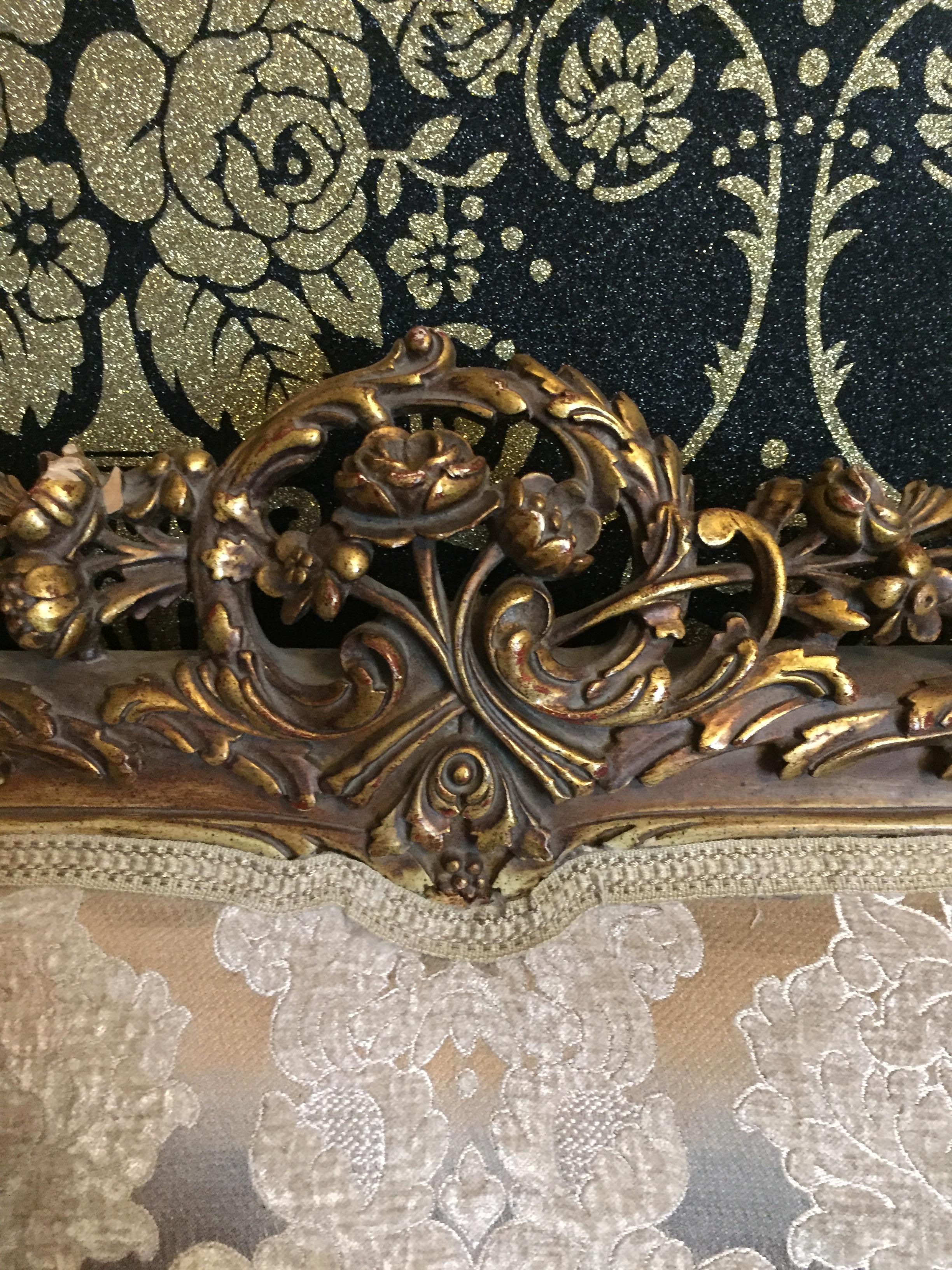 Elegant Sofa, Canapé, Couch in Louis XV Style In Good Condition In Berlin, DE