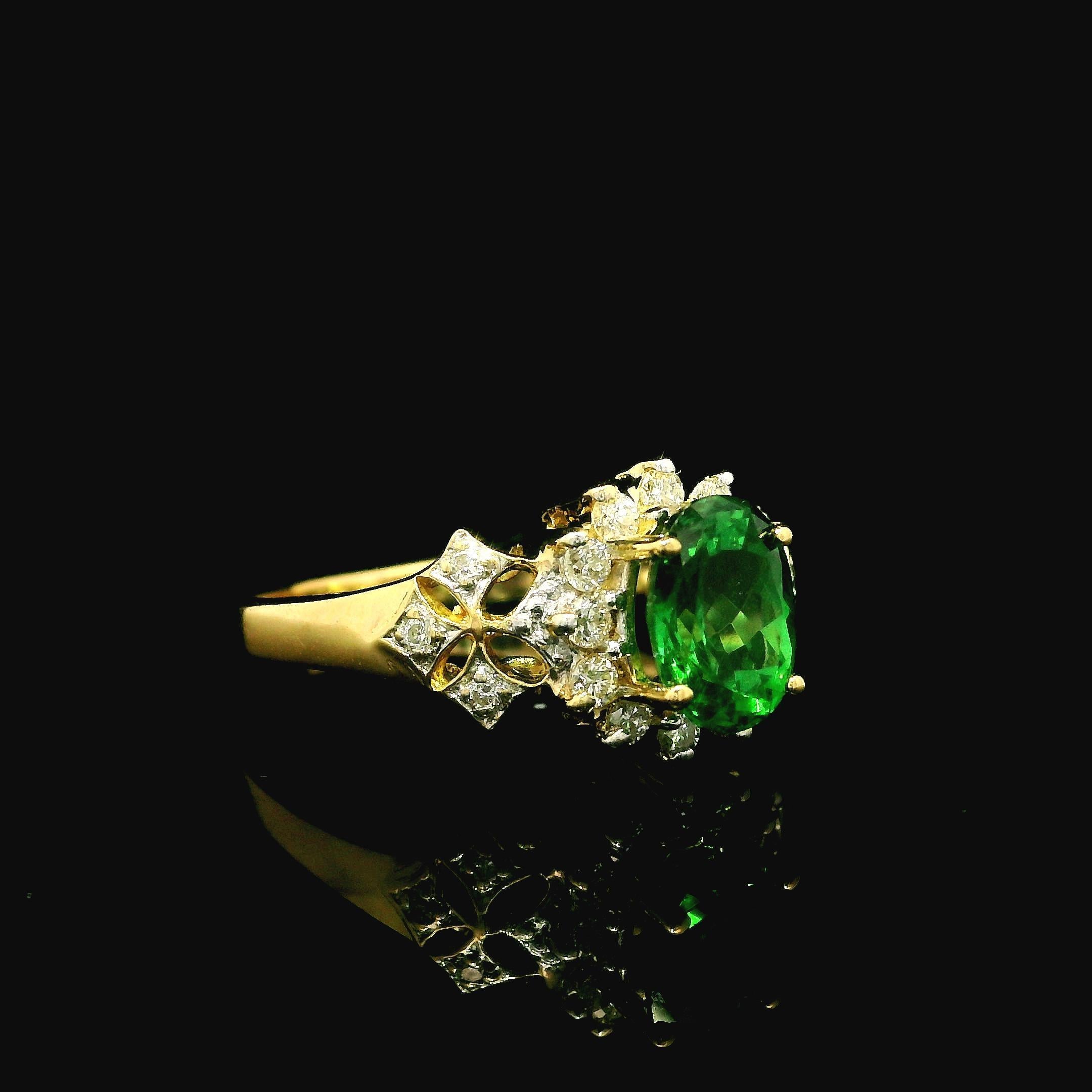 Elegant Massiv 18k Gelbgold 1,60ctw Oval Vivid Tsavorite & Diamant Blumen Ring im Angebot 3
