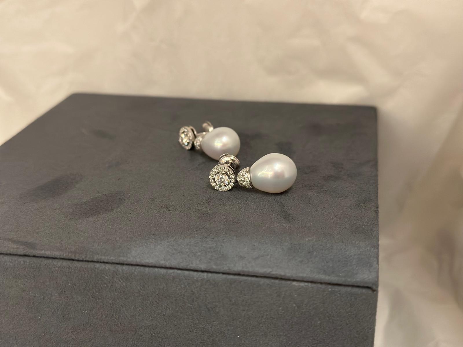Elegante Südseeperlen und Diamant-Tropfenohrringe aus Weißgold (Brillantschliff) im Angebot