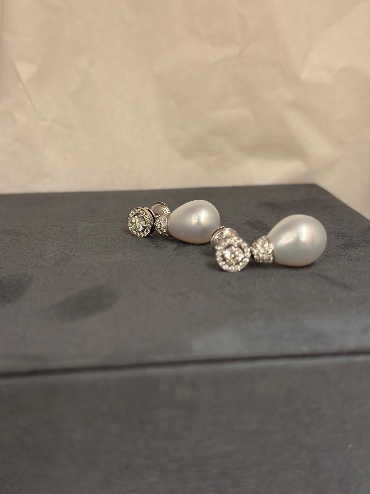 Elegante Südseeperlen und Diamant-Tropfenohrringe aus Weißgold im Zustand „Neu“ im Angebot in St. Moritz, CH