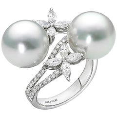 Elegant South Sea Pearl and Diamond Ring Set in 18 Karat White Gold