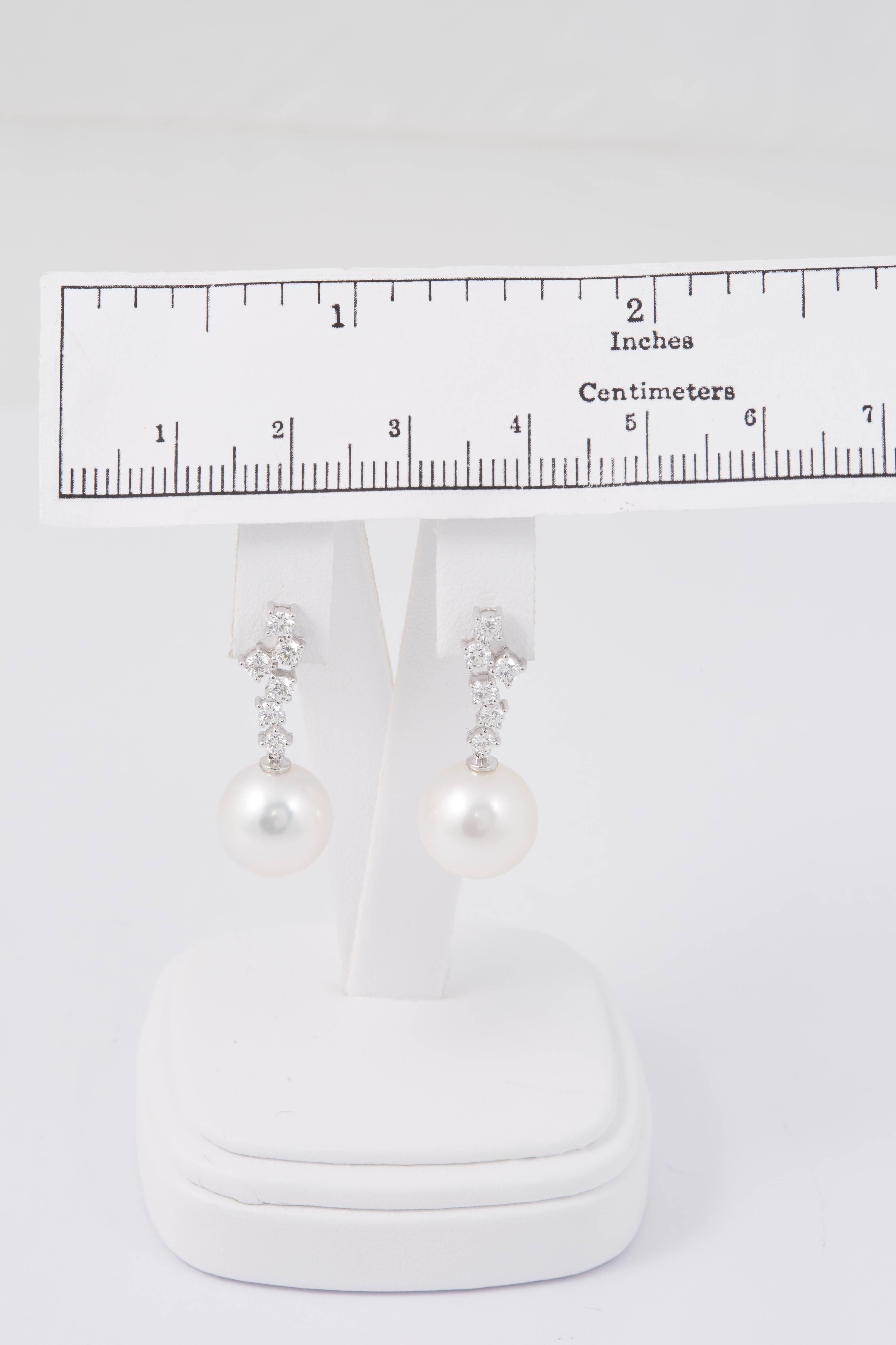 Contemporary Elegant South Sea Pearl and Diamonds Dangle Drop Earrings For Sale
