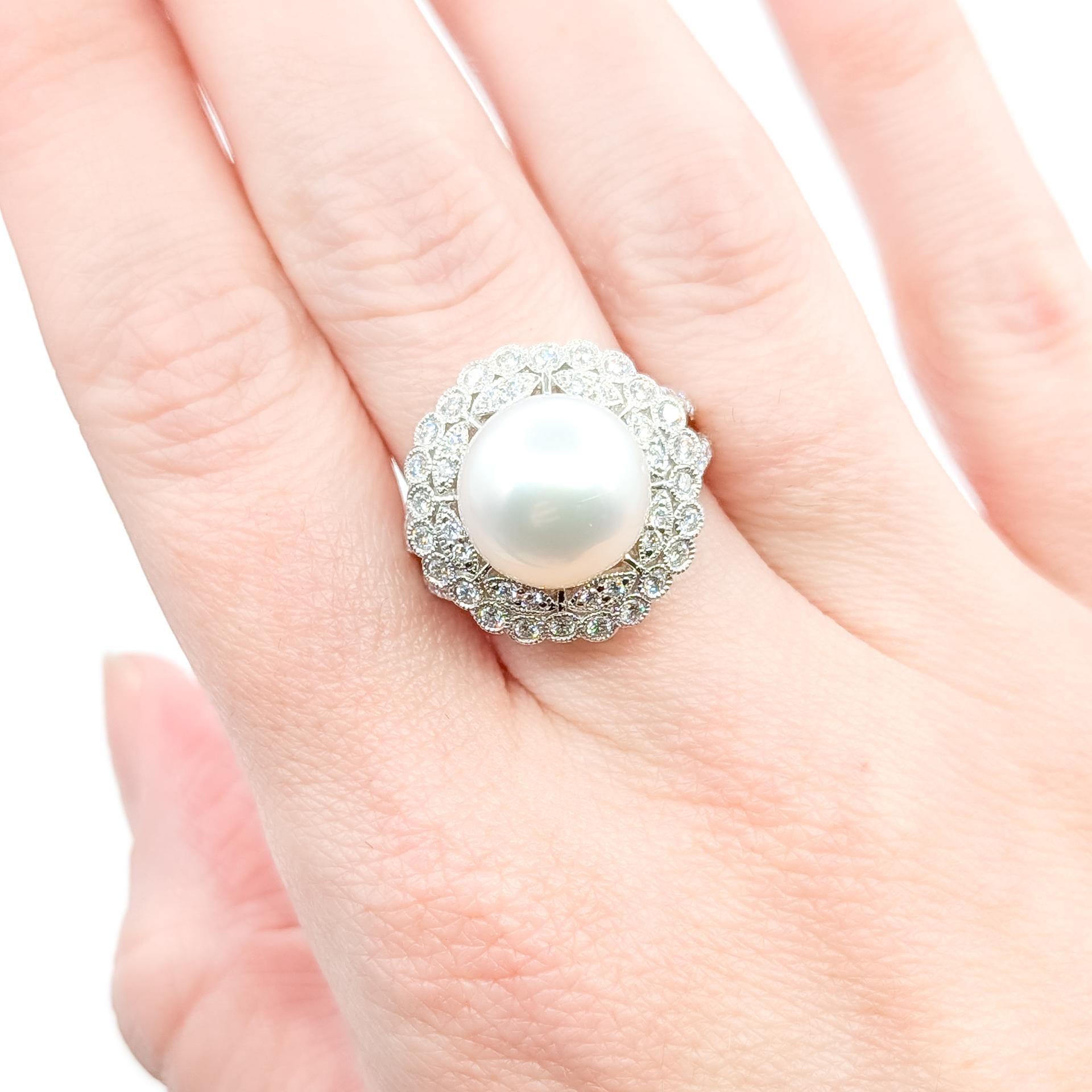 Eleganza dell'anello con perle dei mari del sud e diamanti in platino In condizioni ottime in vendita a Bloomington, MN