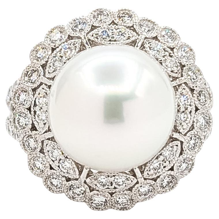 Elegante bague en platine avec perles des mers du Sud et diamants en milgrain