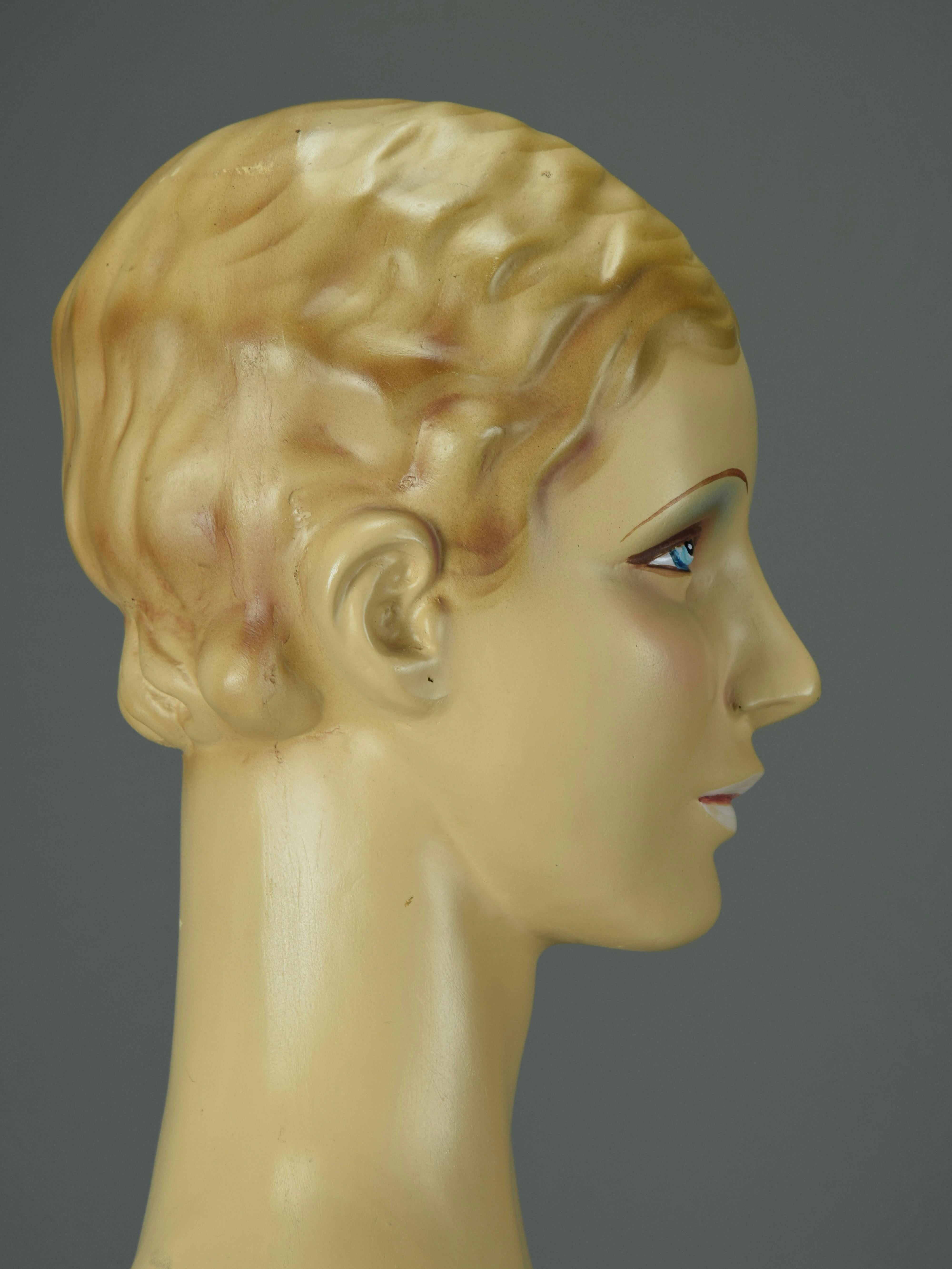 Elegante maniquí expositor de joyas Art Decó español 1930 en Bueno estado para la venta en Weesp, NL