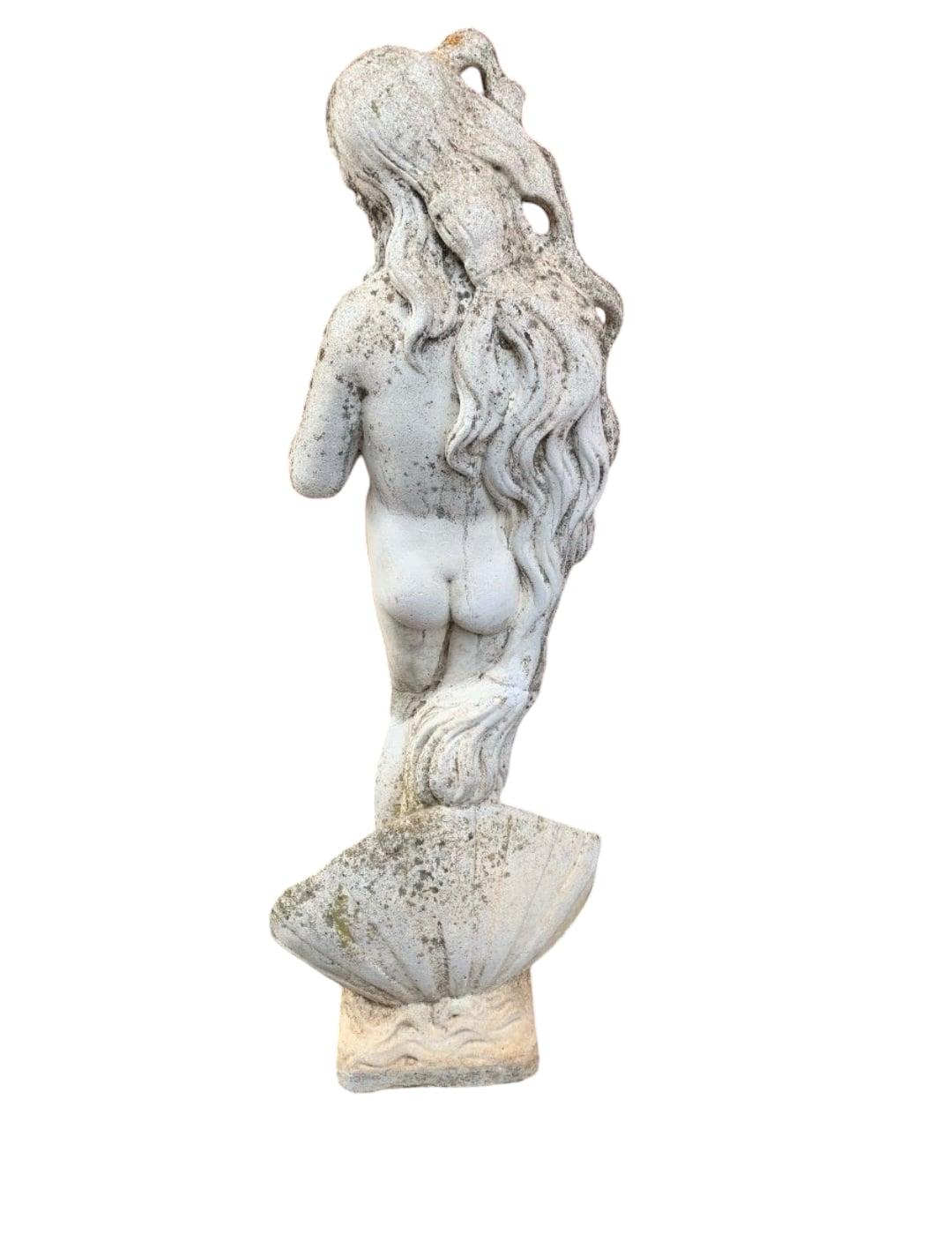 Elegante escultura en piedra de la Venus de Botticelli en Bueno estado para la venta en Madrid, ES