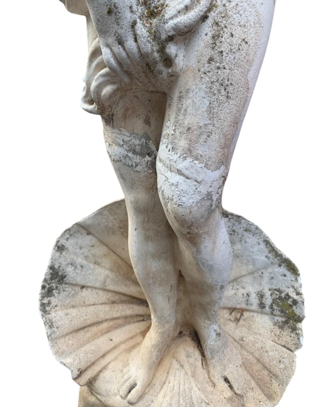 Elegante escultura en piedra de la Venus de Botticelli Piedra en venta