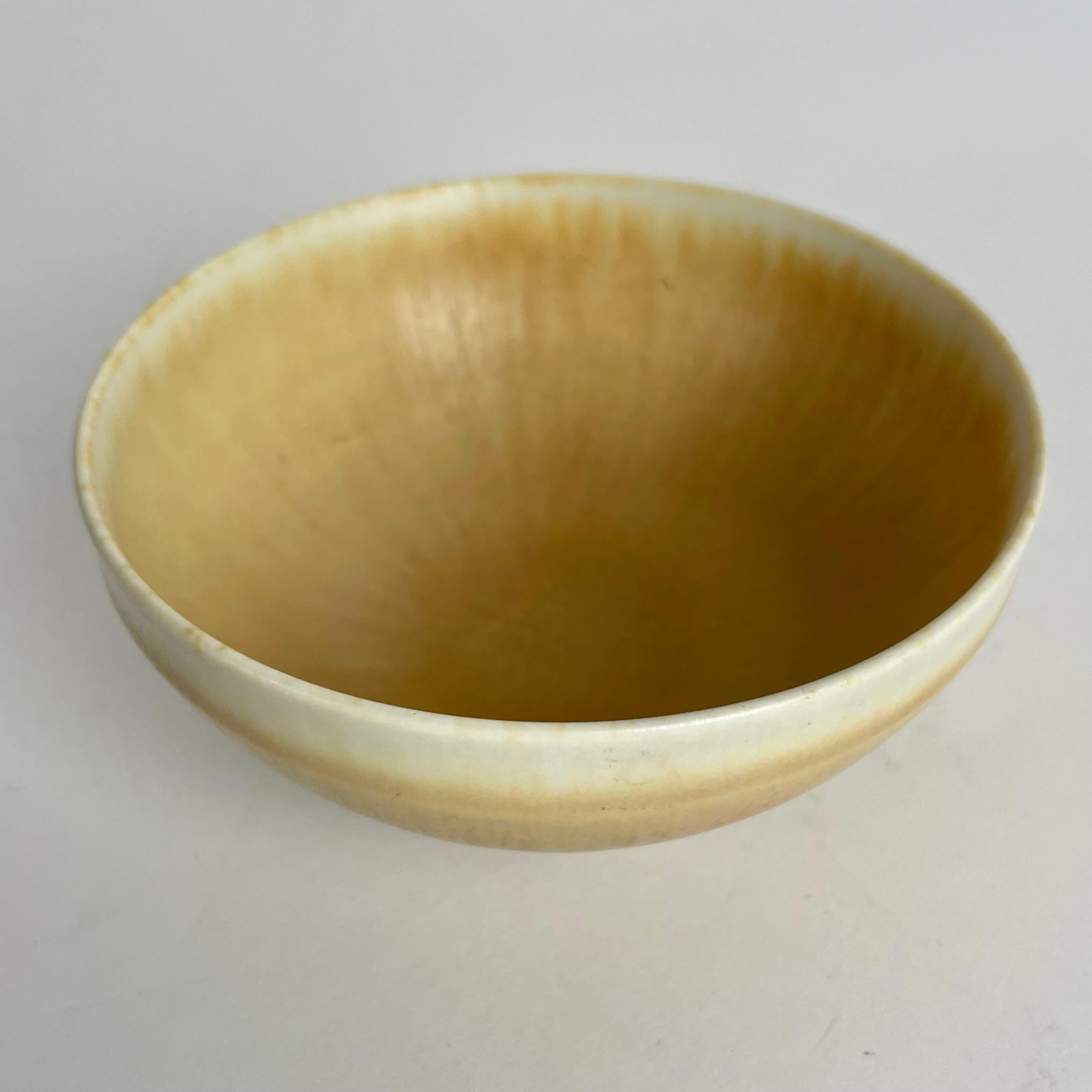 Elegante cuenco de gres de Berndt Friberg, Gustavsberg, Suecia, 1966 Sueco en venta