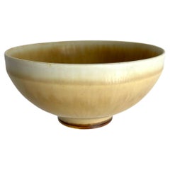 Elegante cuenco de gres de Berndt Friberg, Gustavsberg, Suecia, 1966