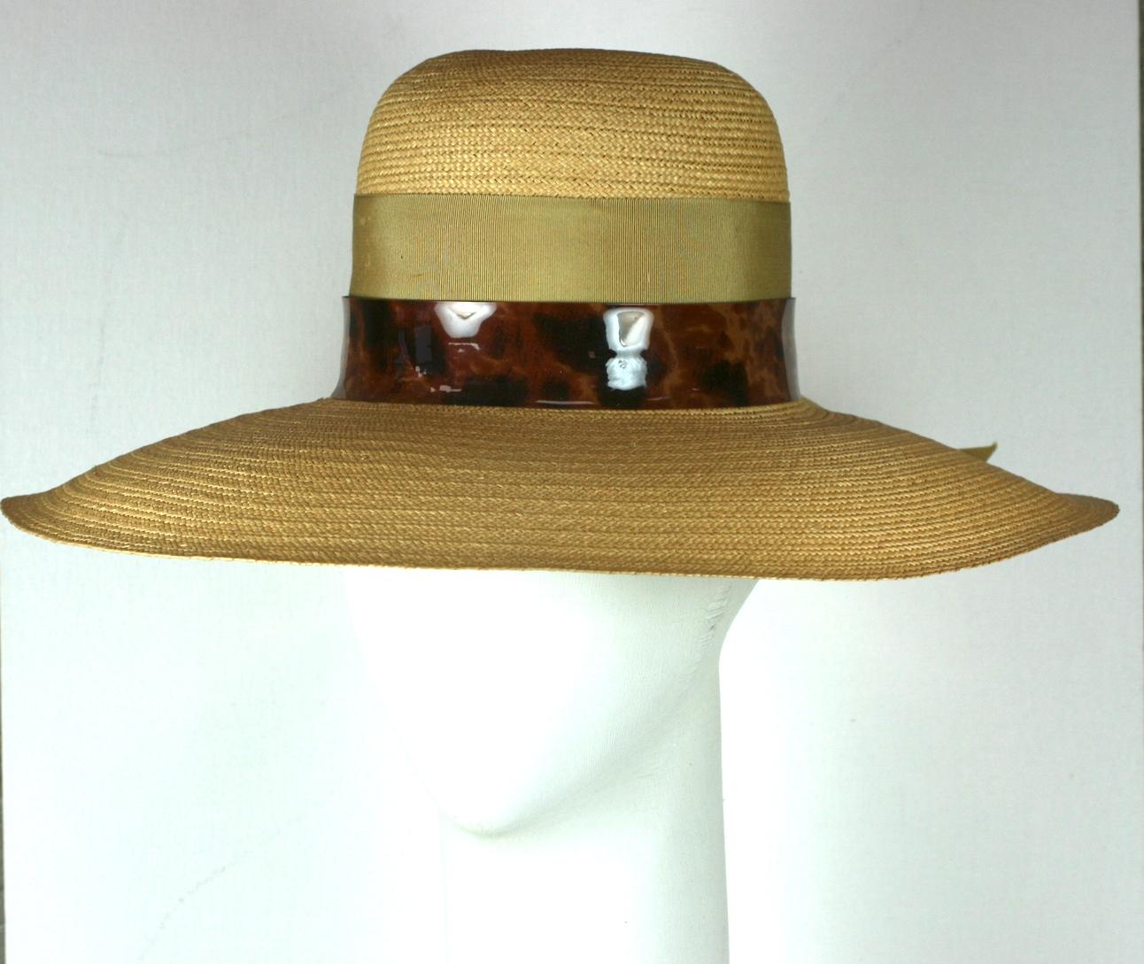 Elegant Straw Hat with Faux Tortoise Band In Excellent Condition For Sale In New York, NY