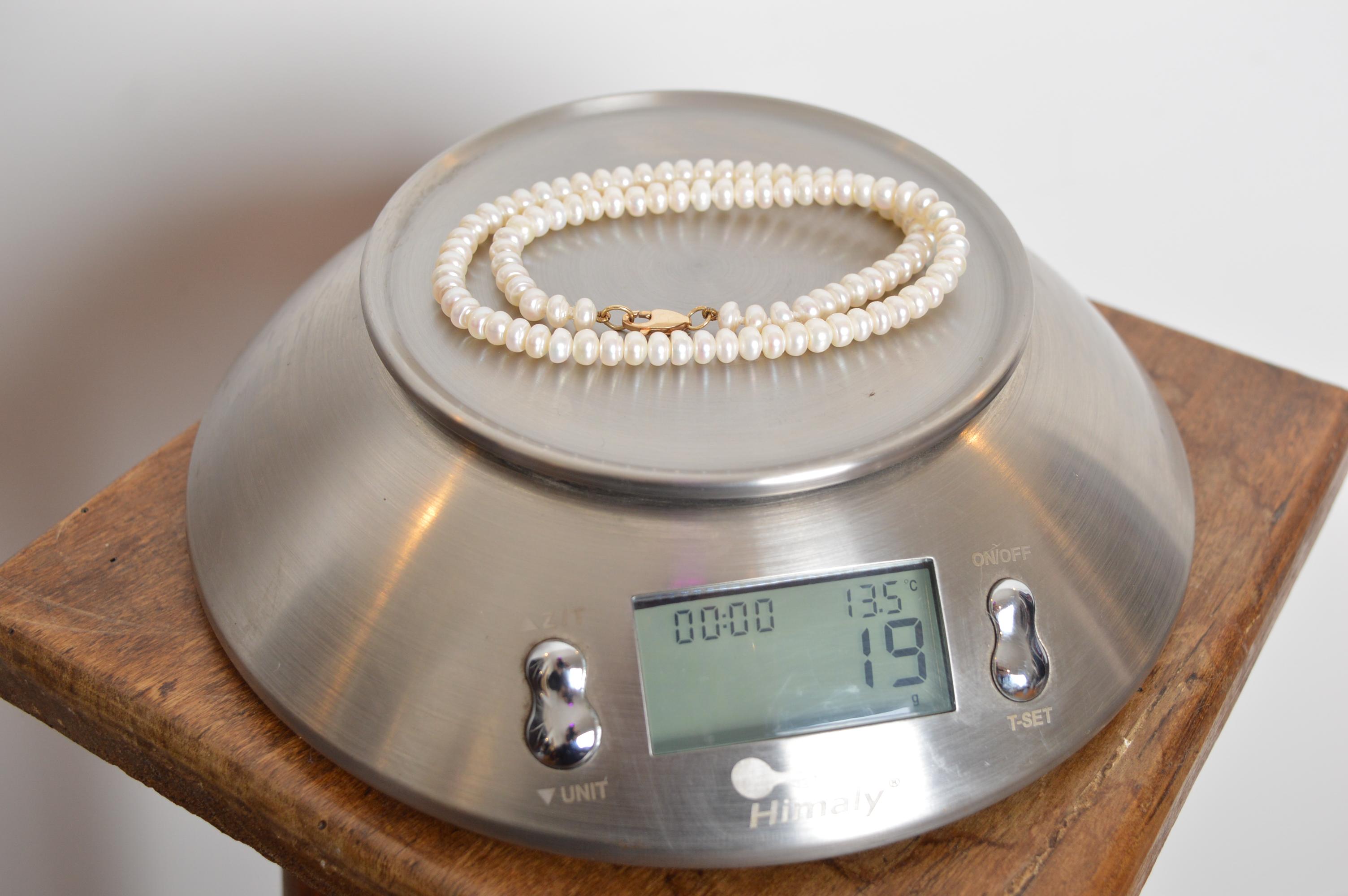 Elegante Perlenkette aus antiken Perlen mit einem Strang aus 9-karätigem Gold zur Befestigung am Halsband im Angebot 12