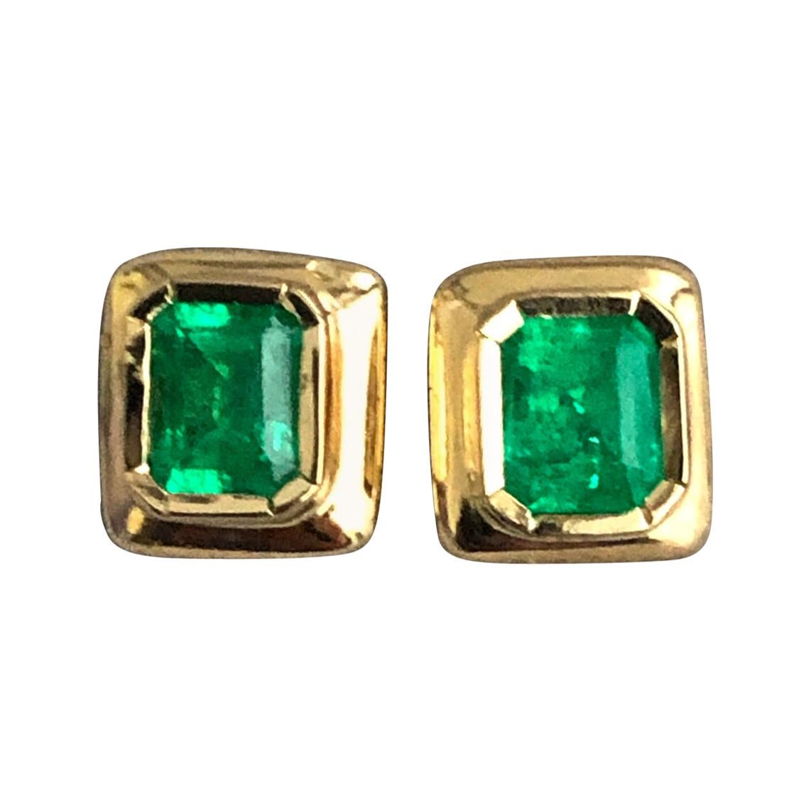 Elegant Stud Earrings Emerald Cut Colombian Emerald 18 Karat