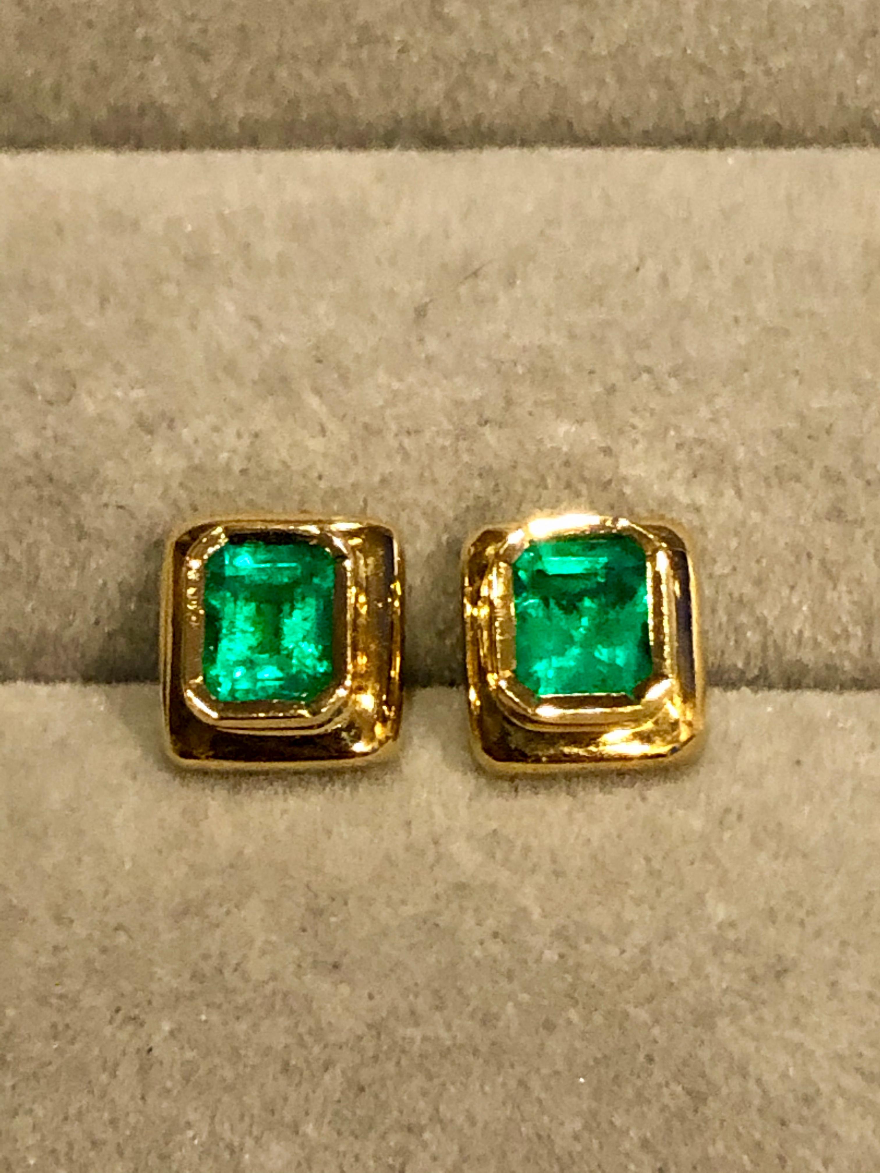 Elegant Emerald Stud Earrings Emerald  Cut Colombian Emerald 18 Karat Yellow Gold 
Natural Medium AAA Green Color Emerald Cut Colombian Emeralds Weight approx.0.80 carat. Made of Solid 18K Yellow Gold. Push Backs Bezel Set